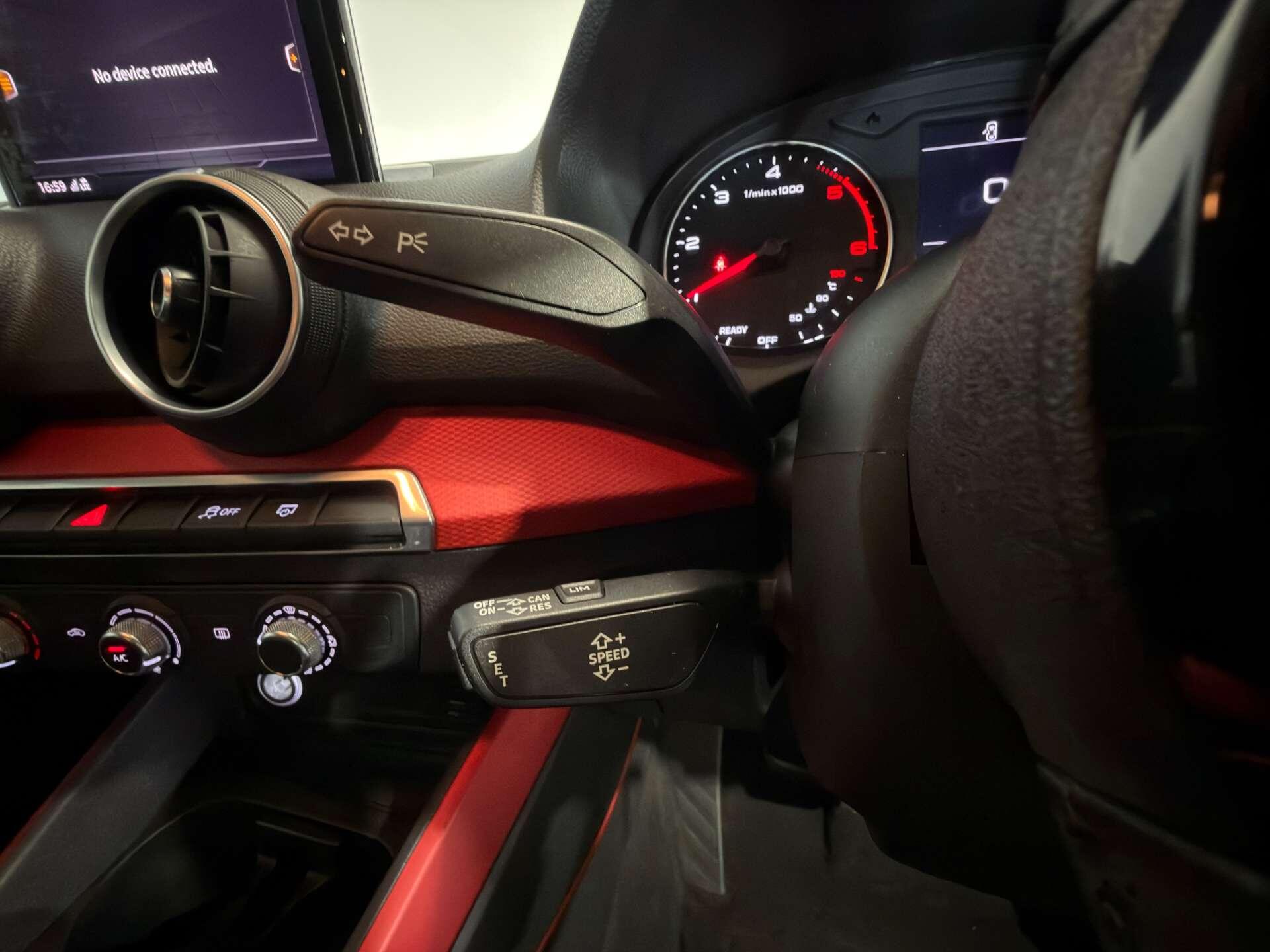 Audi Q2 view 27