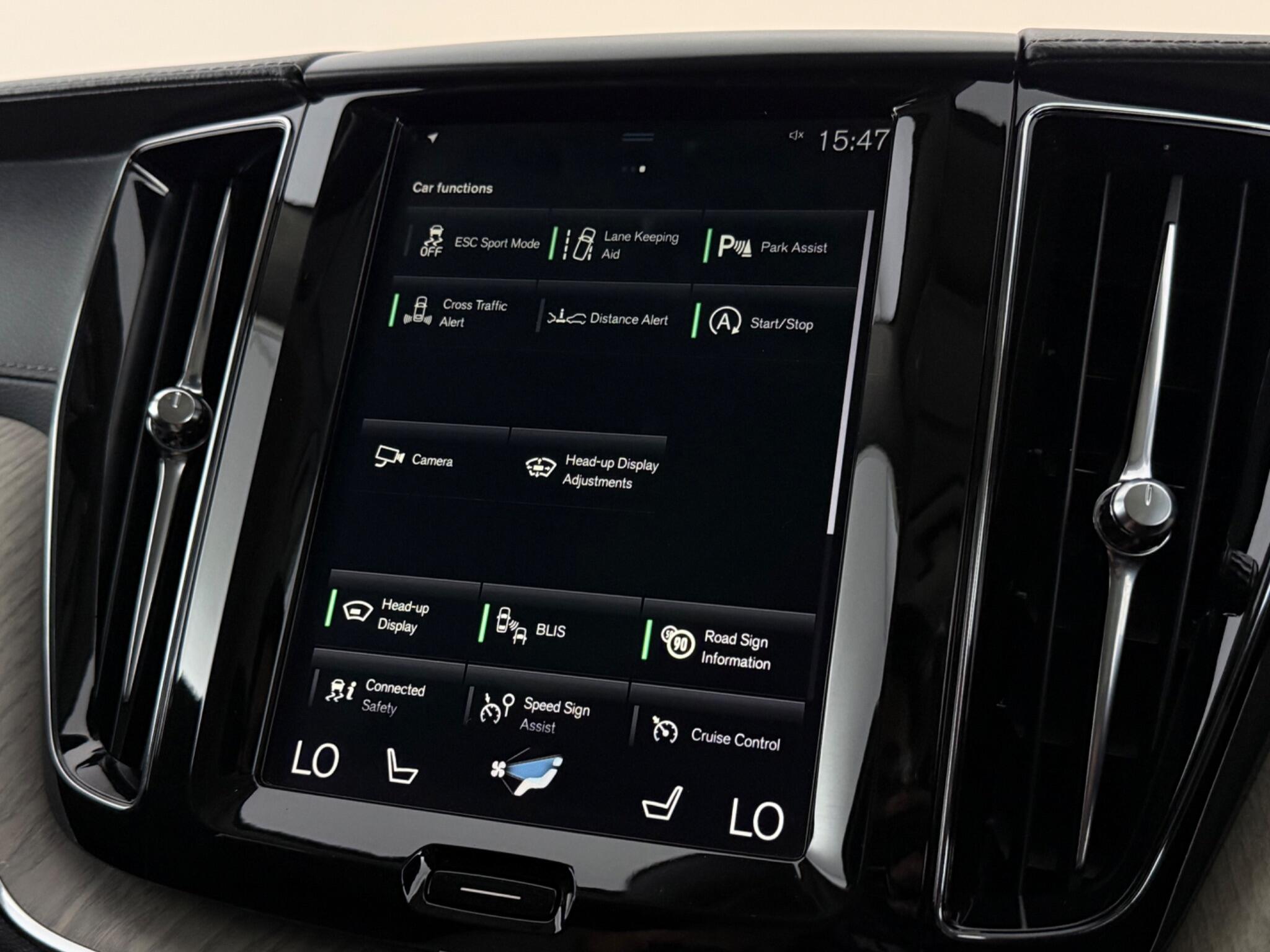 Volvo XC60 view 33
