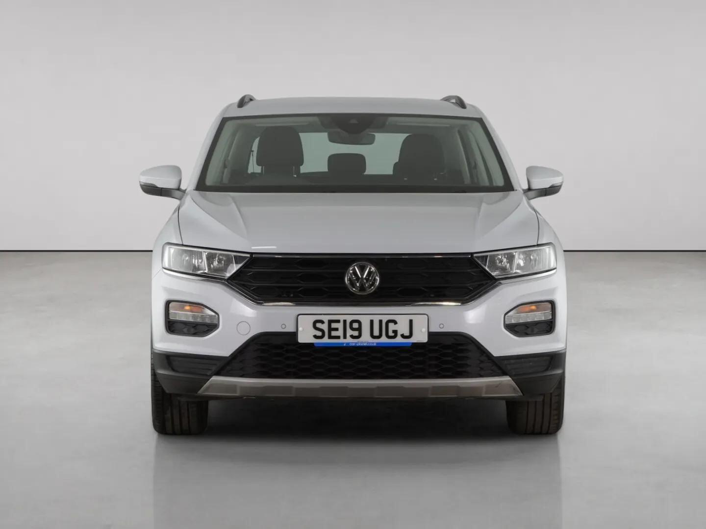 Volkswagen T-Roc view 5