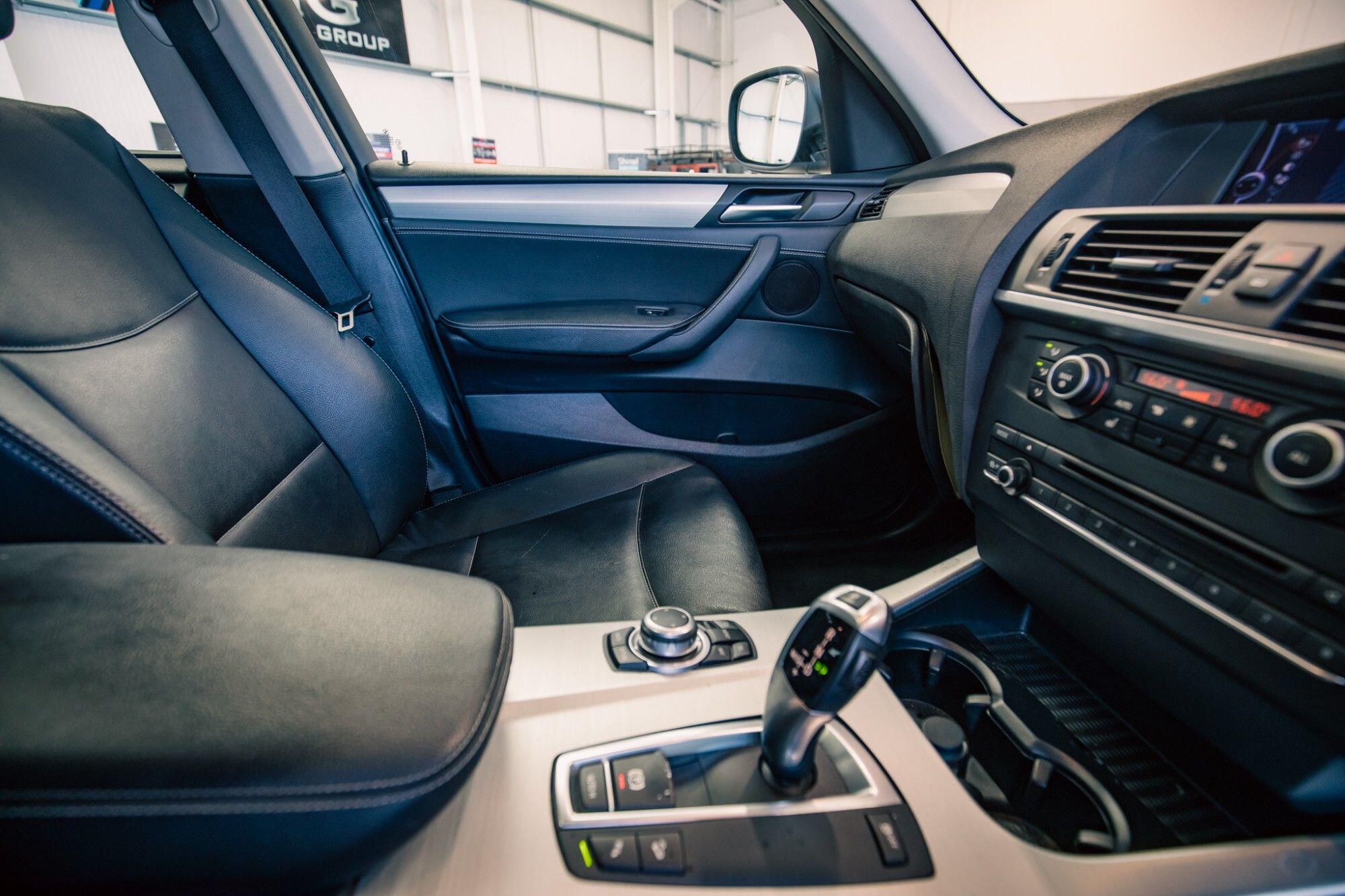 BMW X3 view 25
