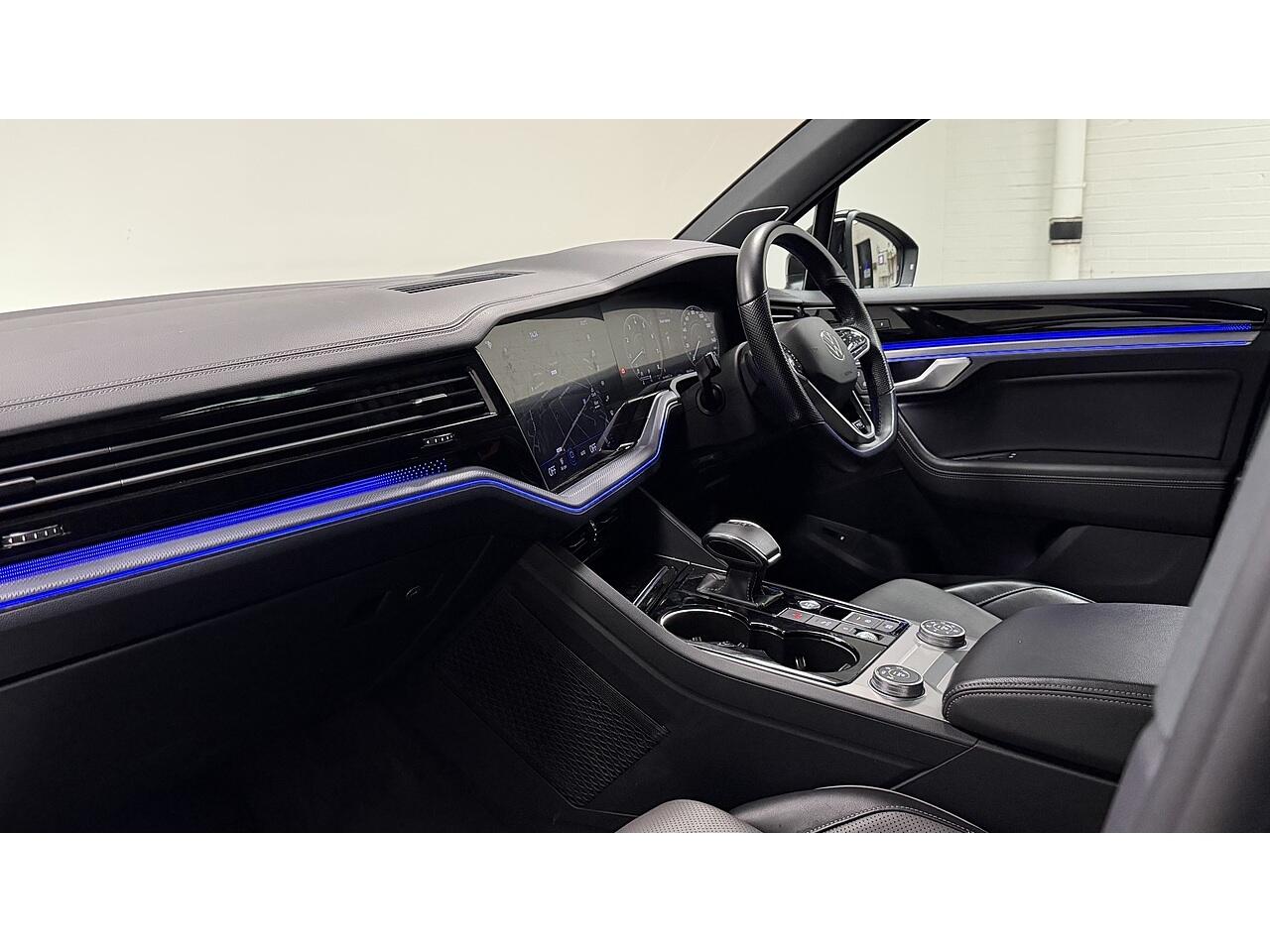 Volkswagen Touareg view 19
