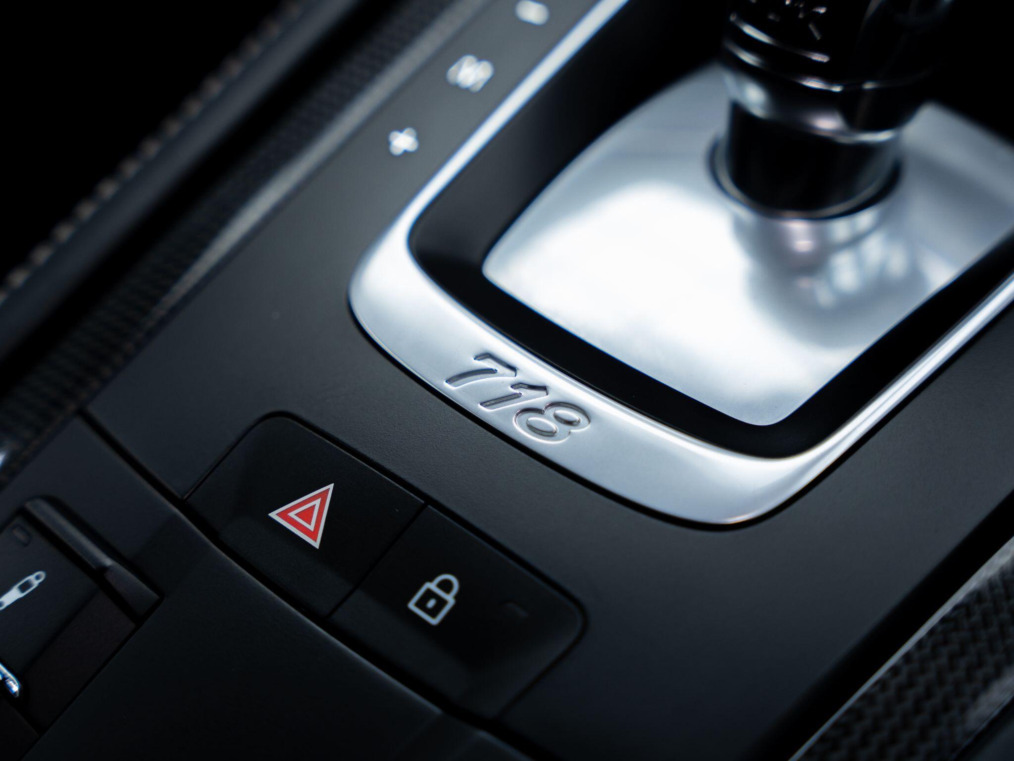 Porsche Cayman view 30
