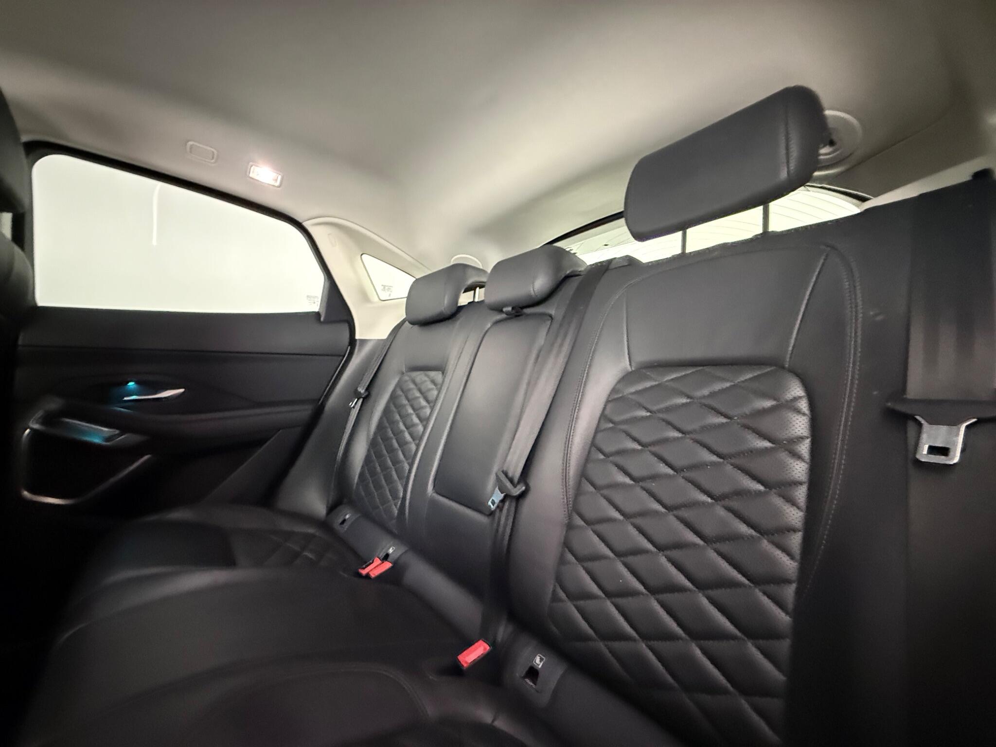 Jaguar E-Pace view 34