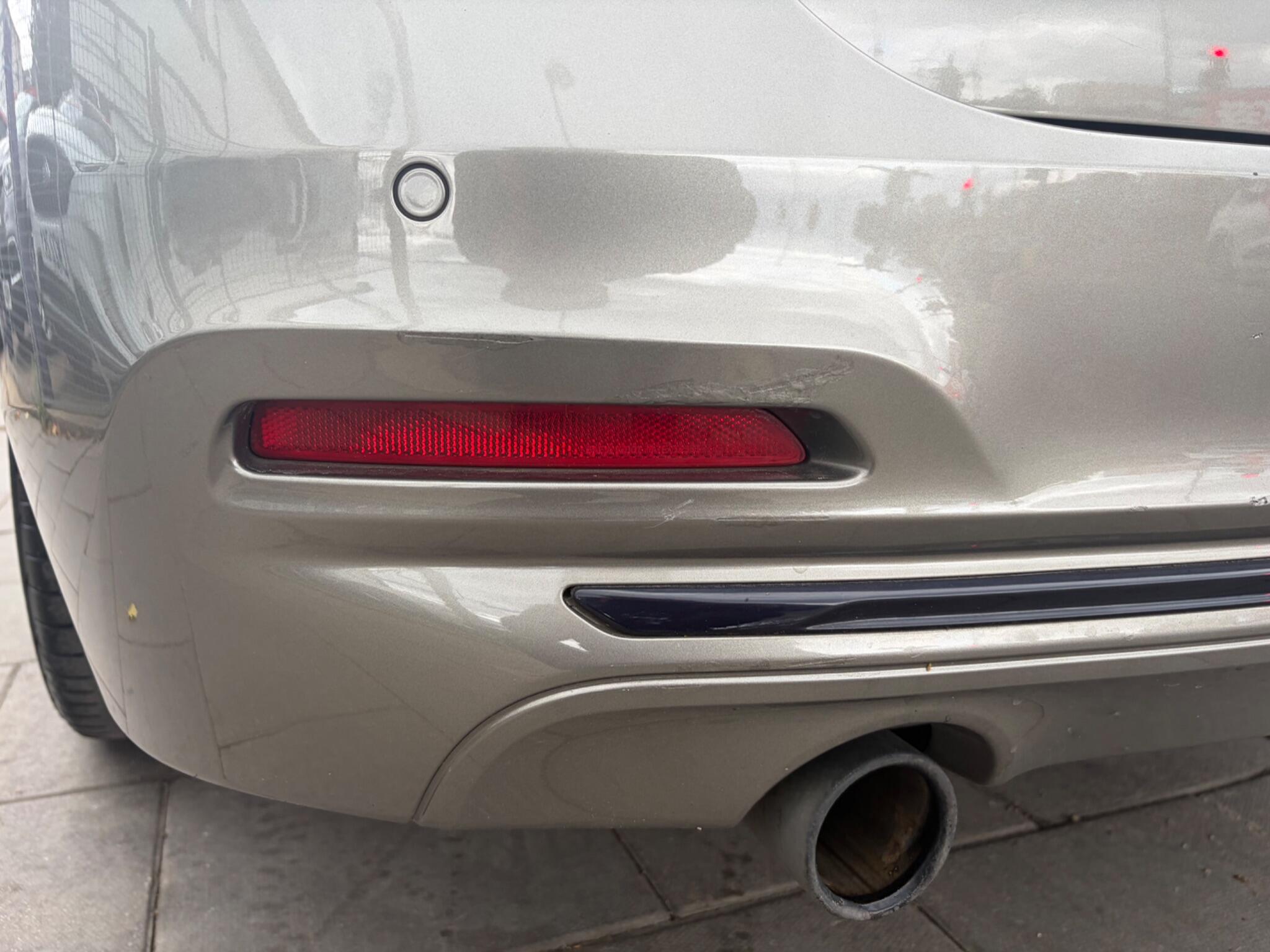 BMW 3 Series view 32