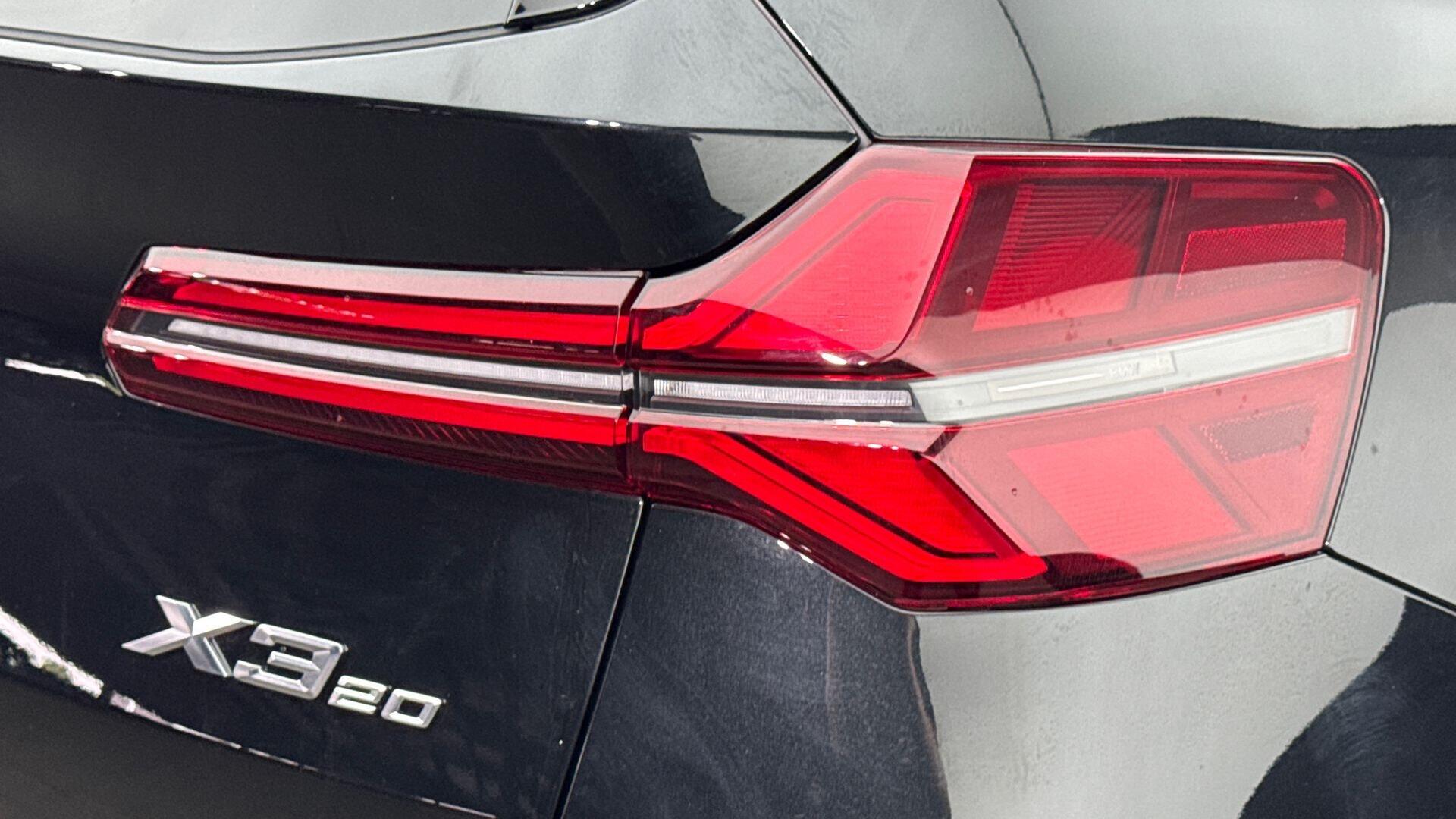 BMW X3 view 22