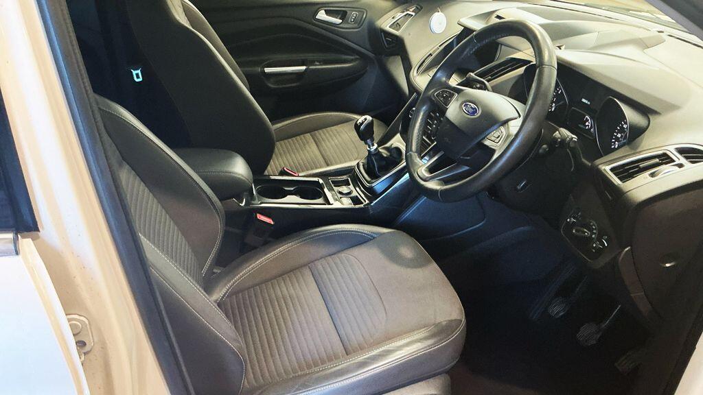 Ford Kuga view 12