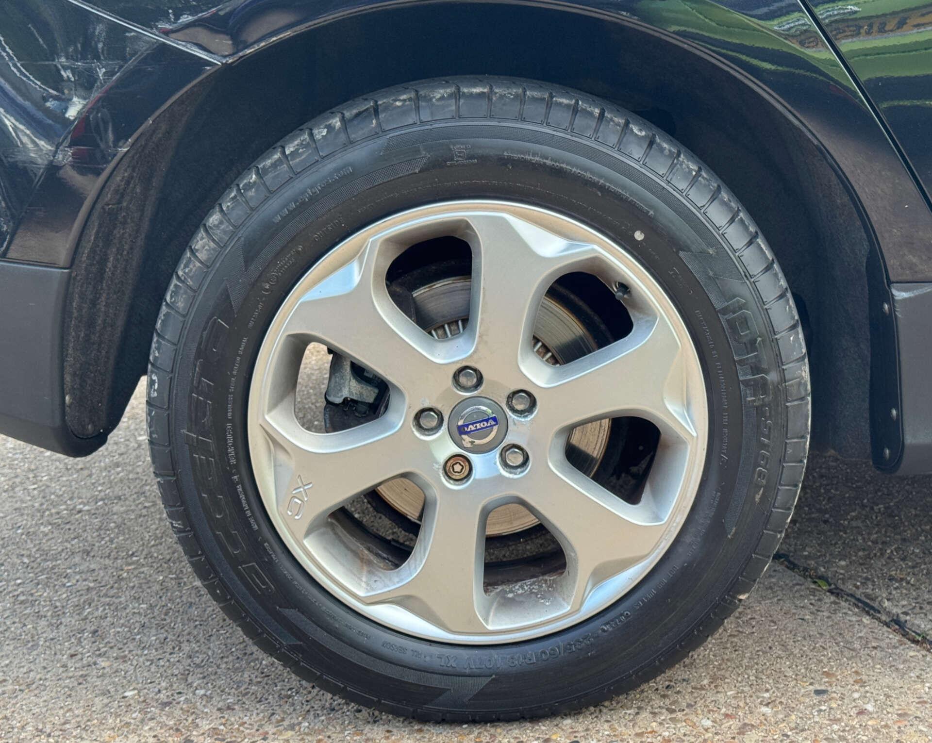 Volvo XC60 view 27