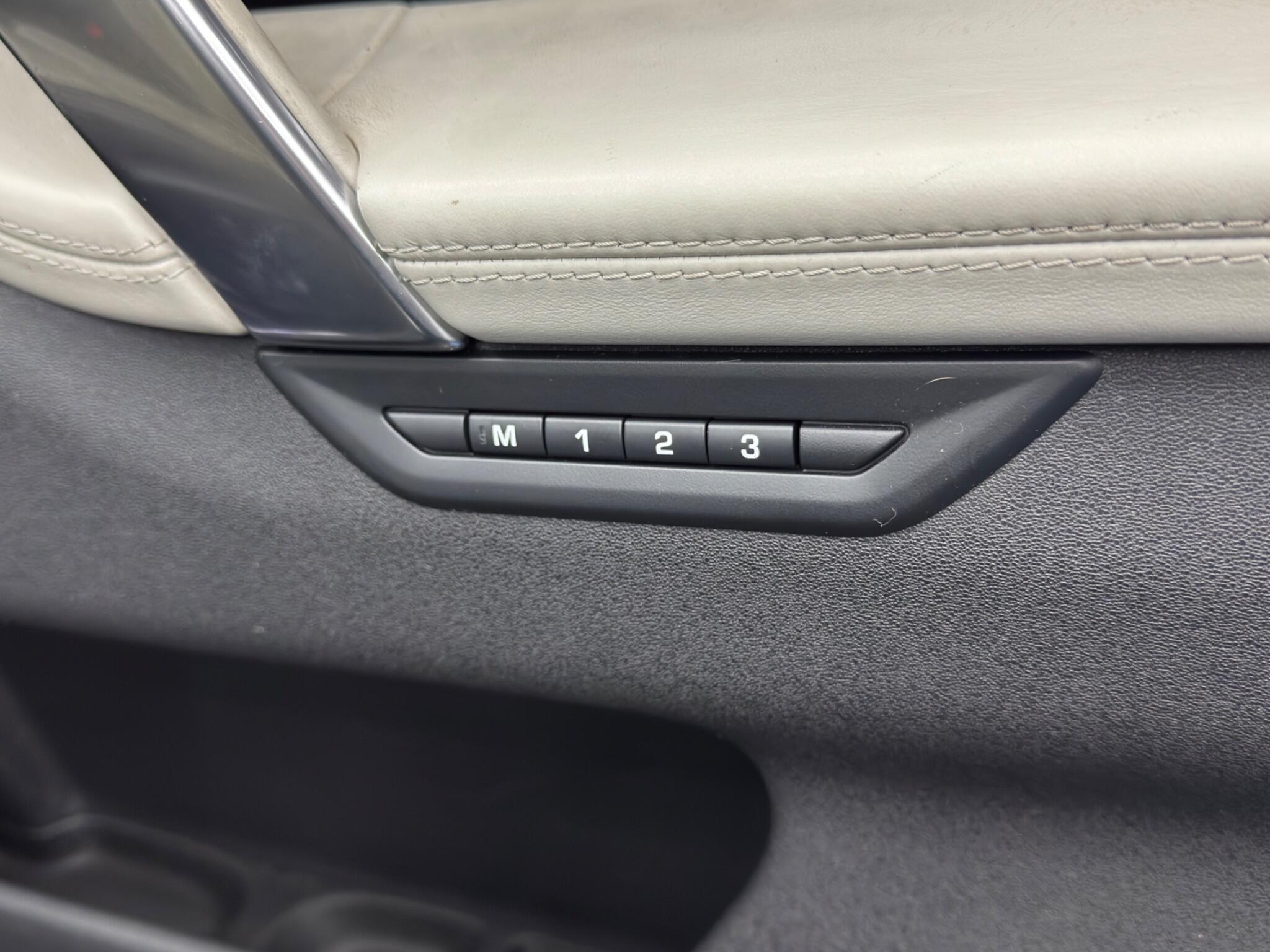 Land Rover Discovery Sport view 48