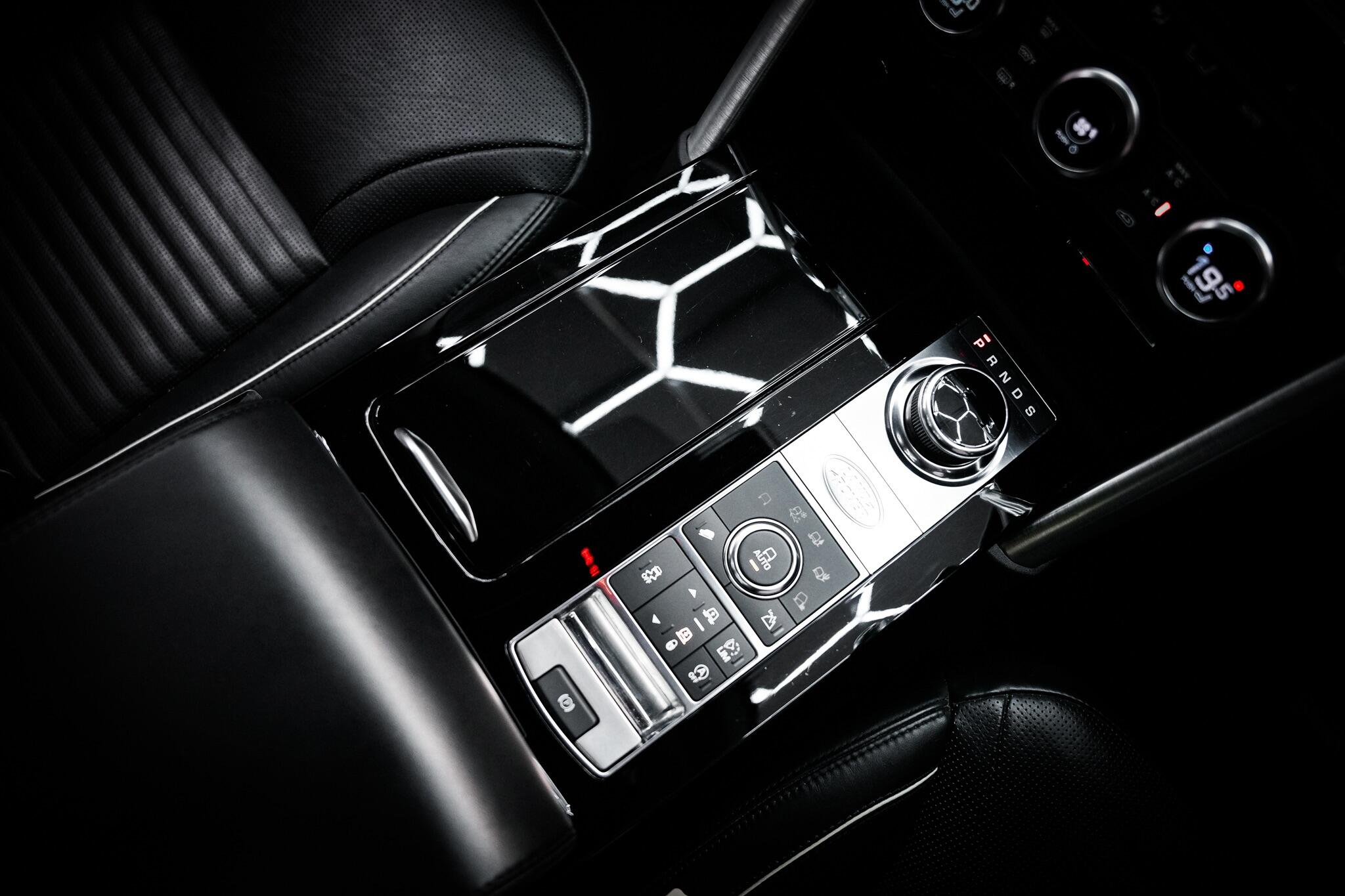 Land Rover Discovery view 5