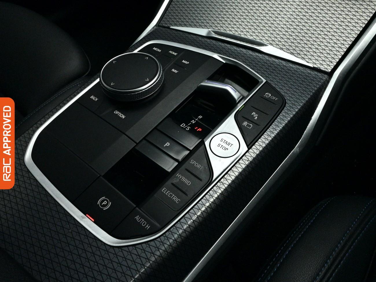 BMW 3 Series view 19