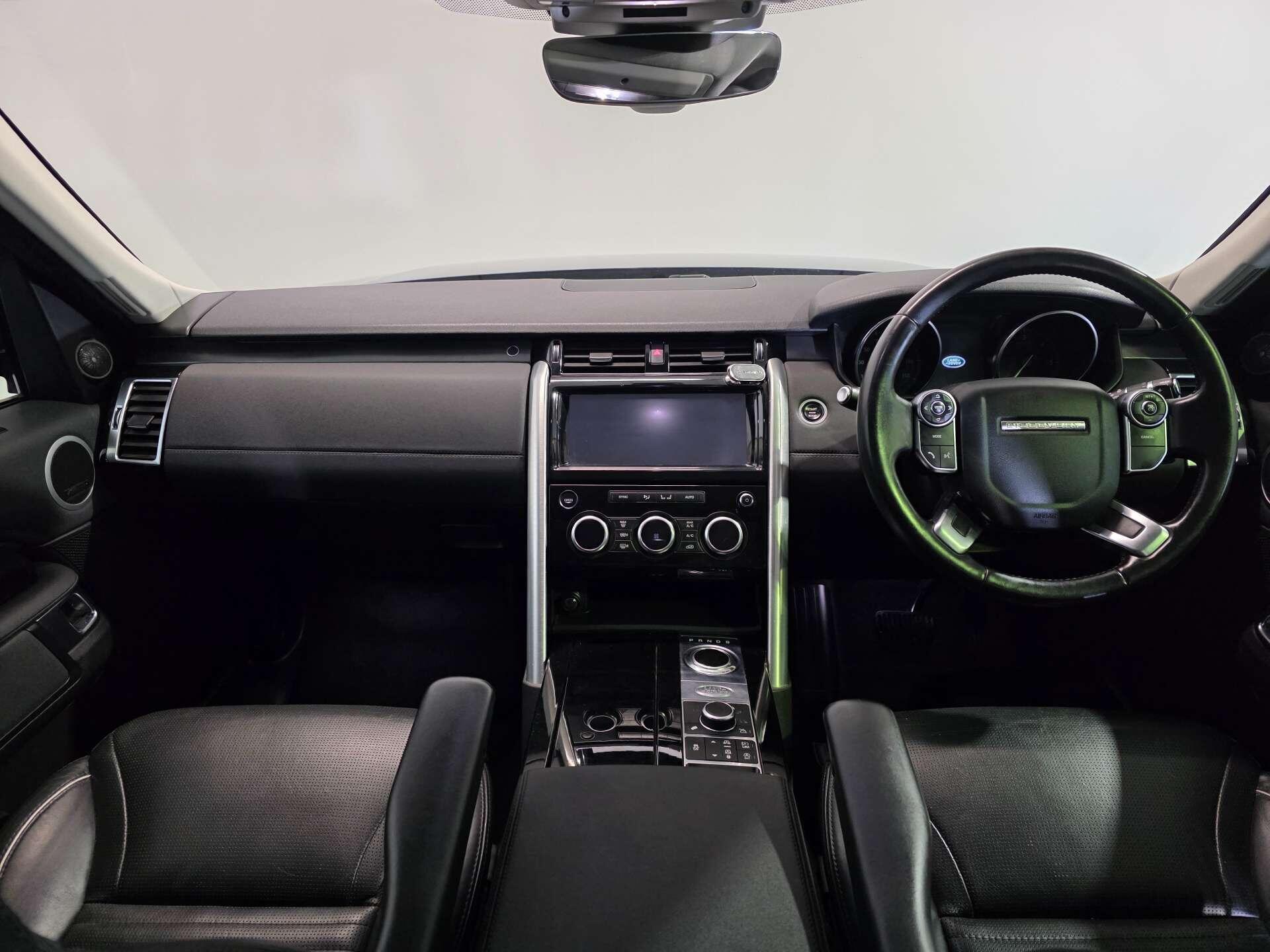 Land Rover Discovery view 9