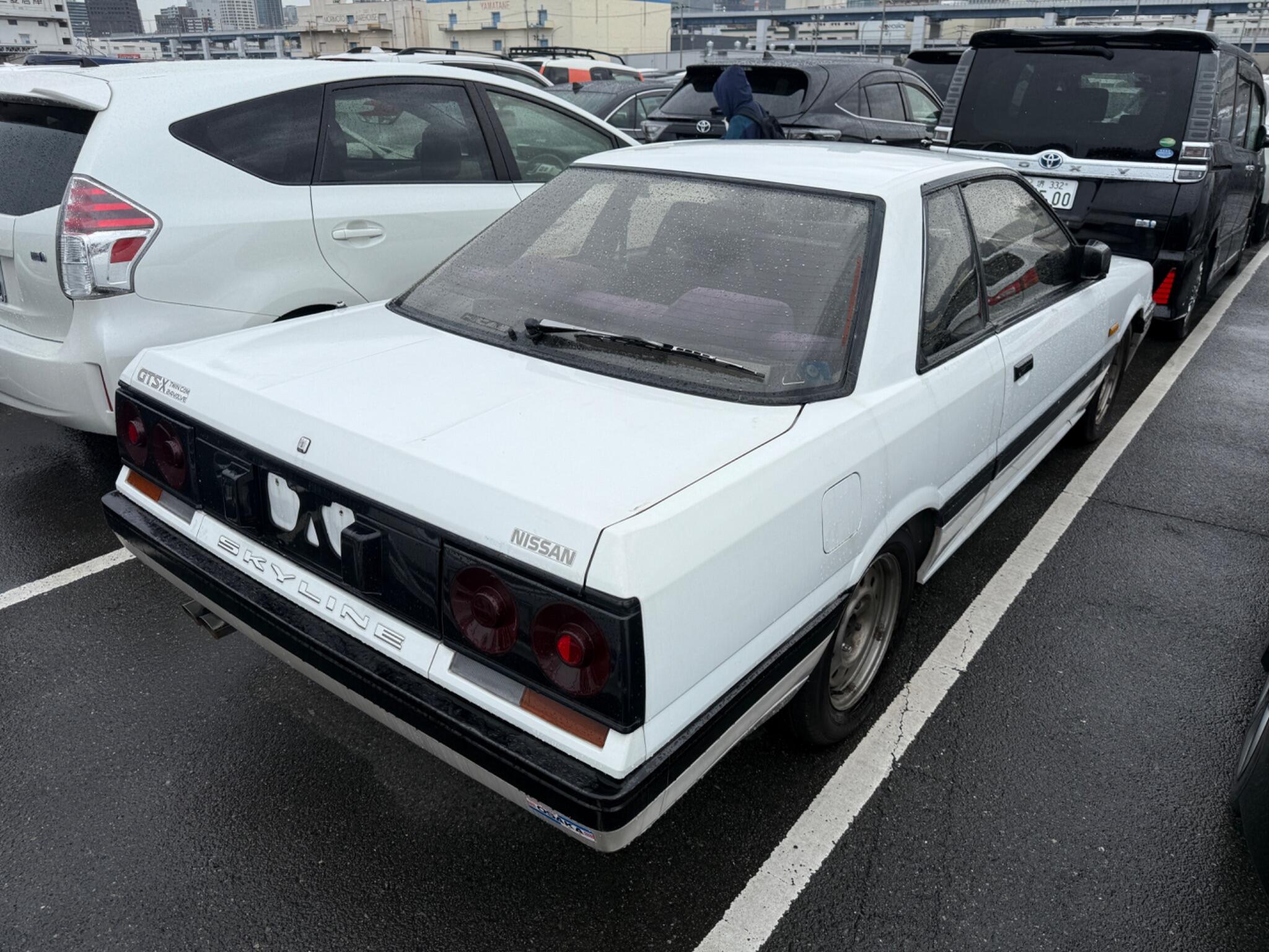 Nissan Skyline view 38