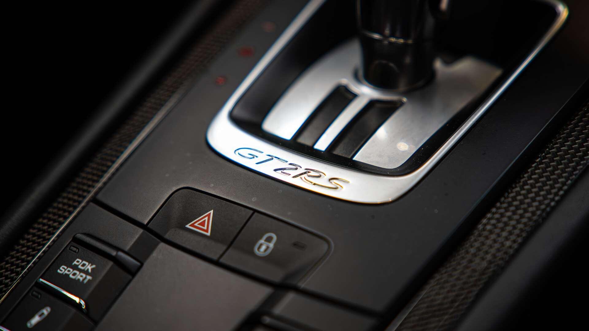 Porsche 911 view 32