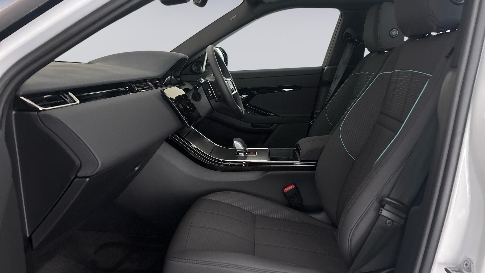 Land Rover Range Rover Evoque view 3