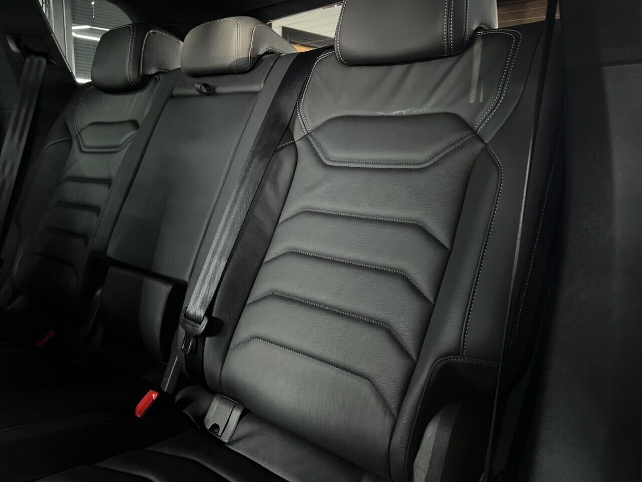 Volkswagen Touareg view 49