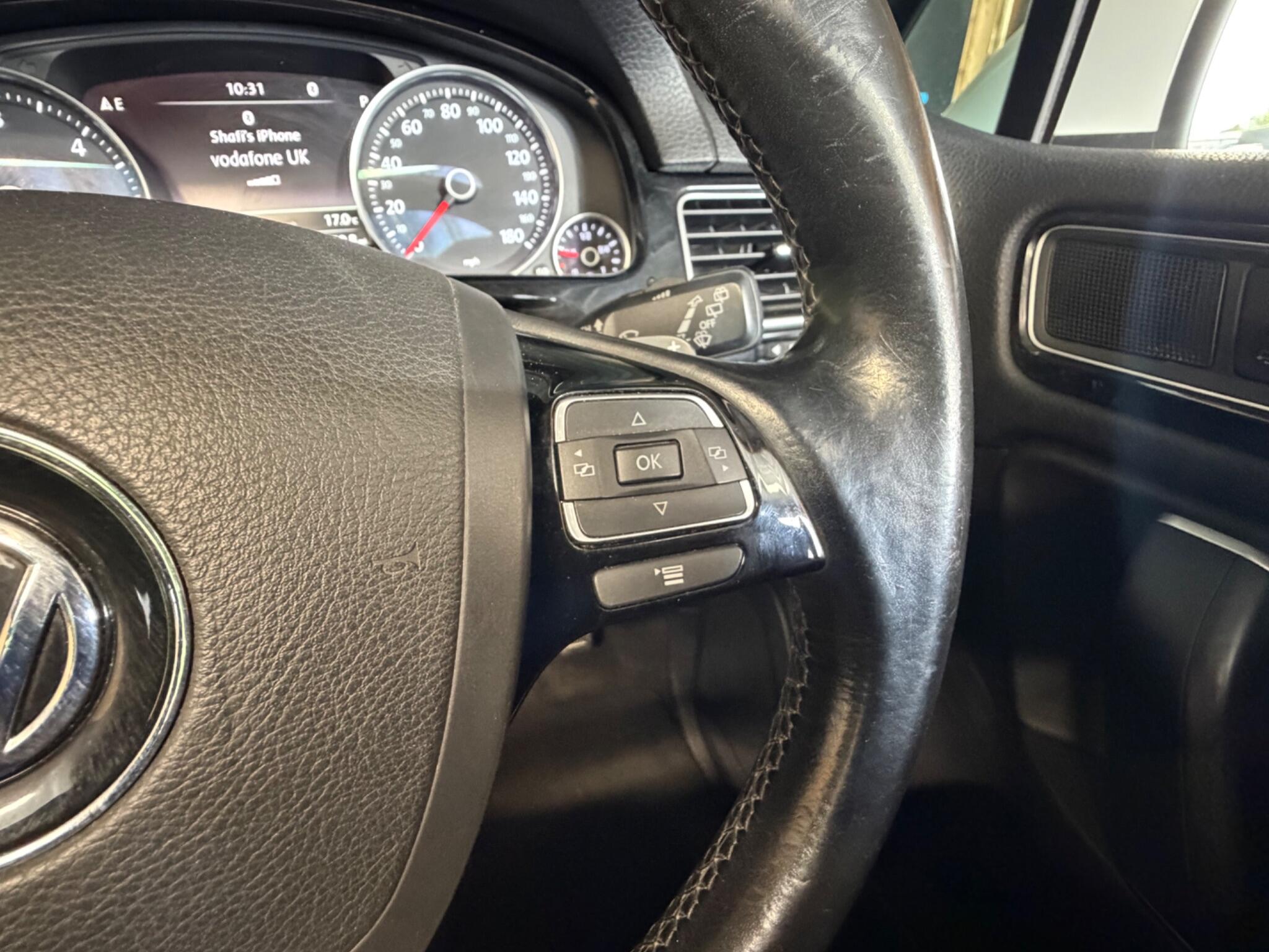 Volkswagen Touareg view 21
