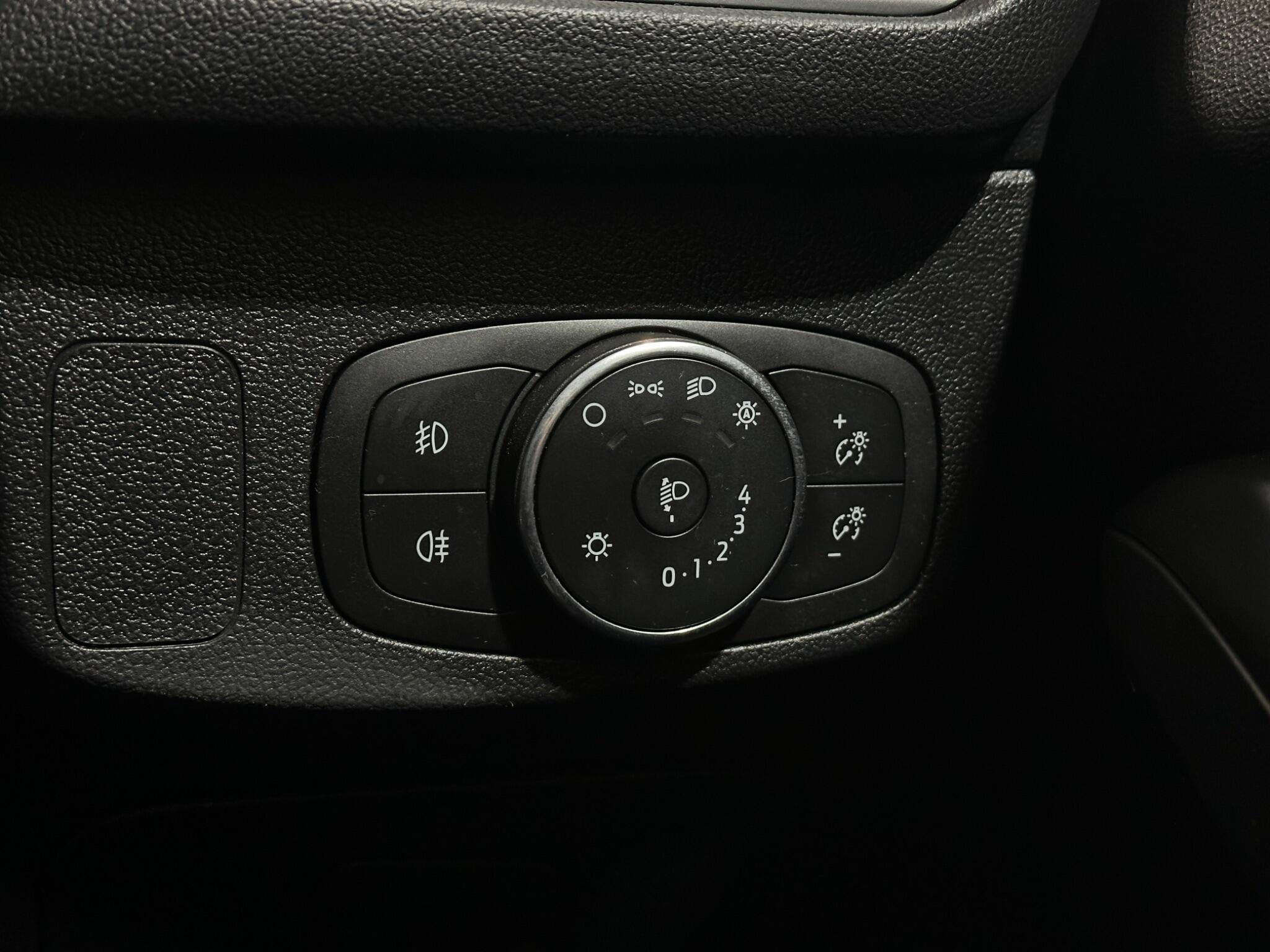 Ford Focus view 18