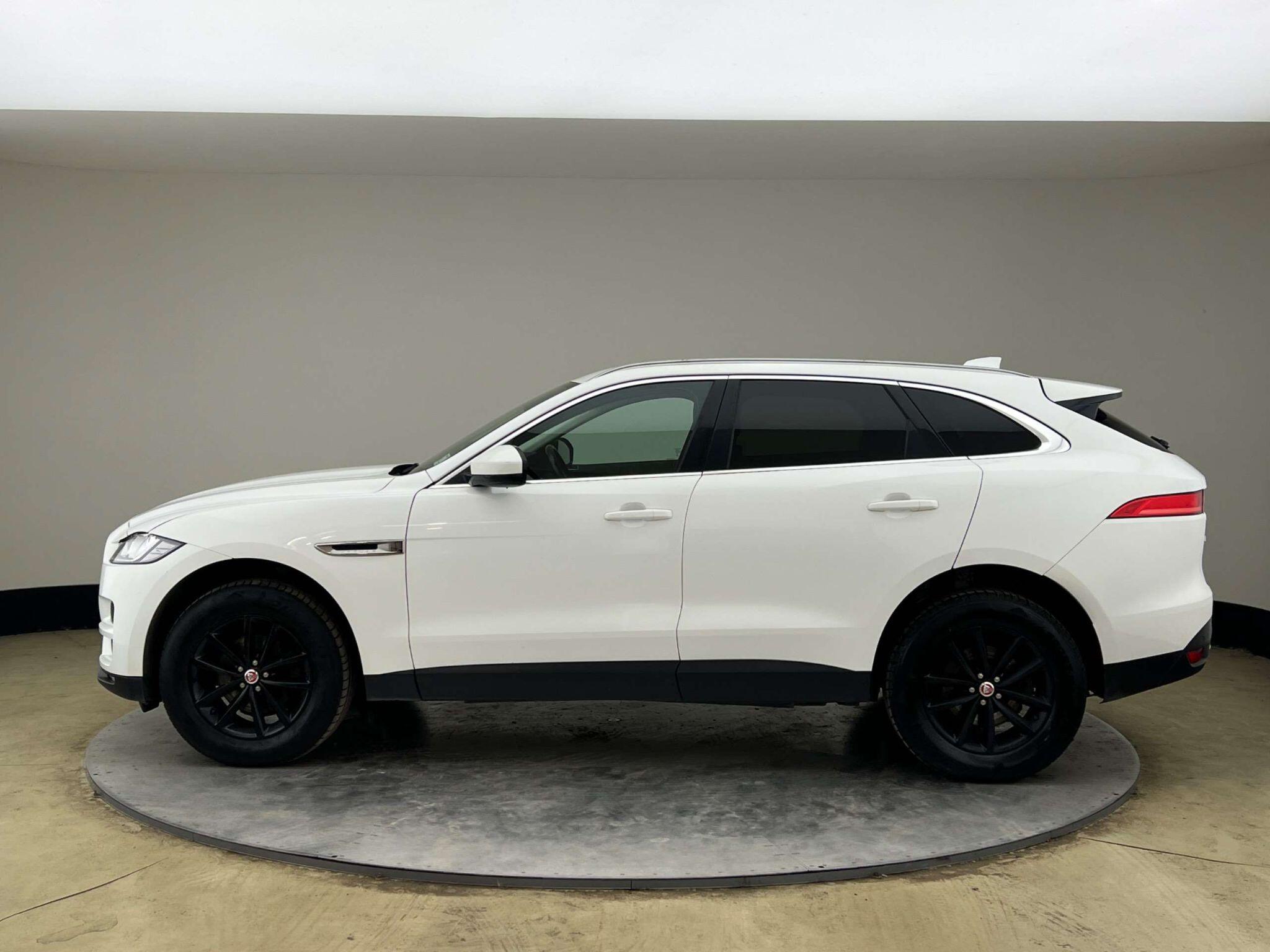 Jaguar F-Pace view 11