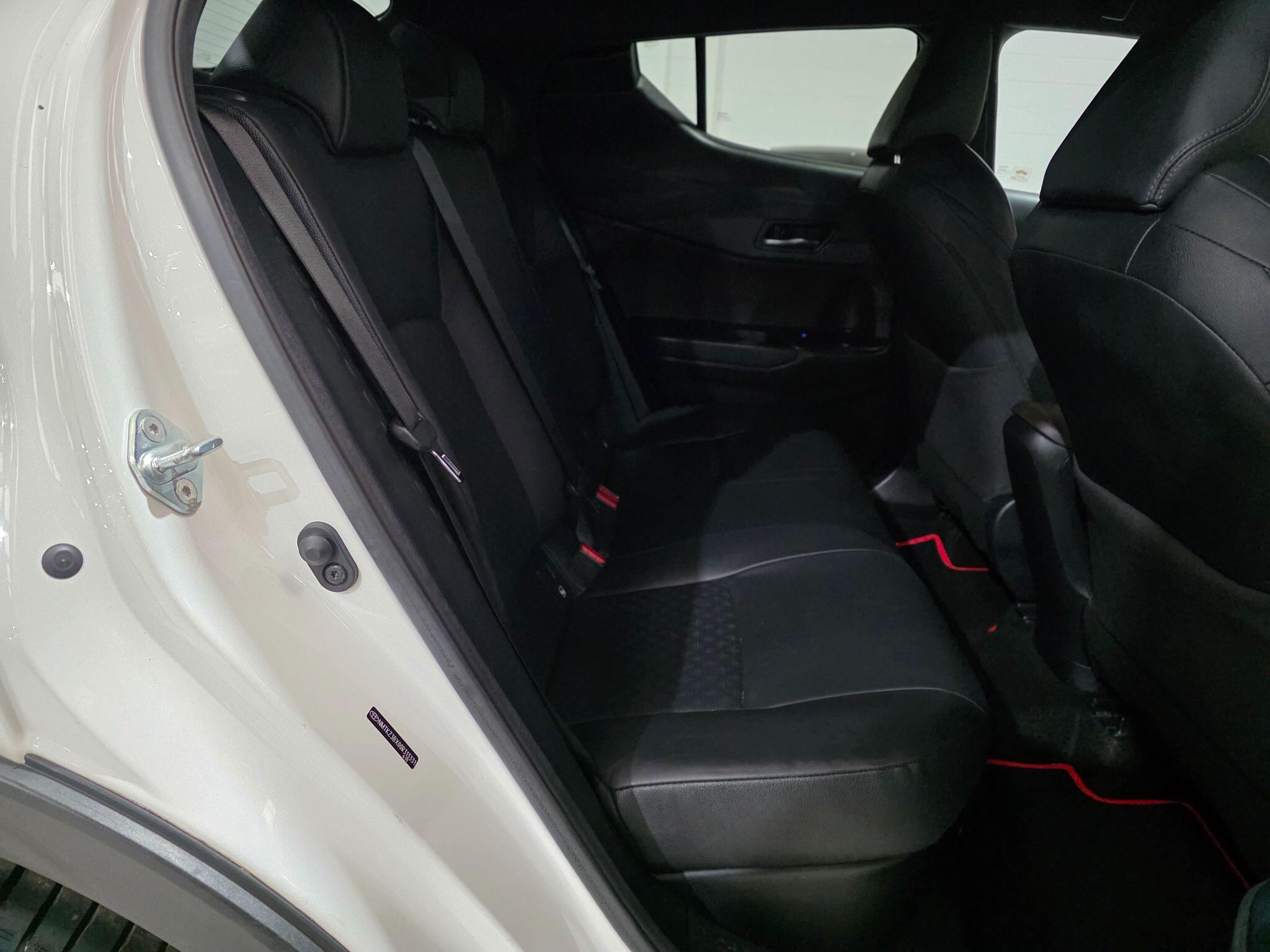 Toyota C-HR view 20