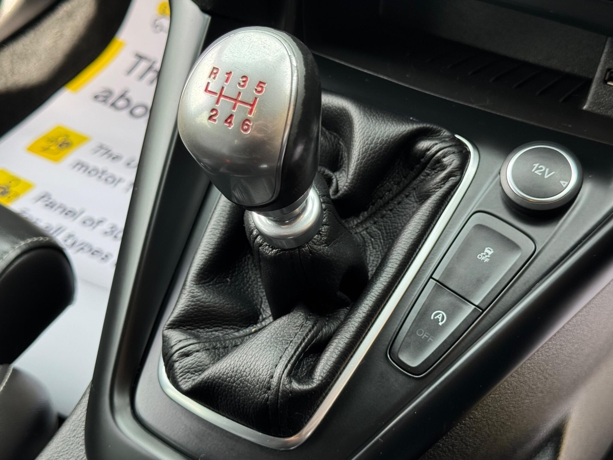 Ford Focus view 24