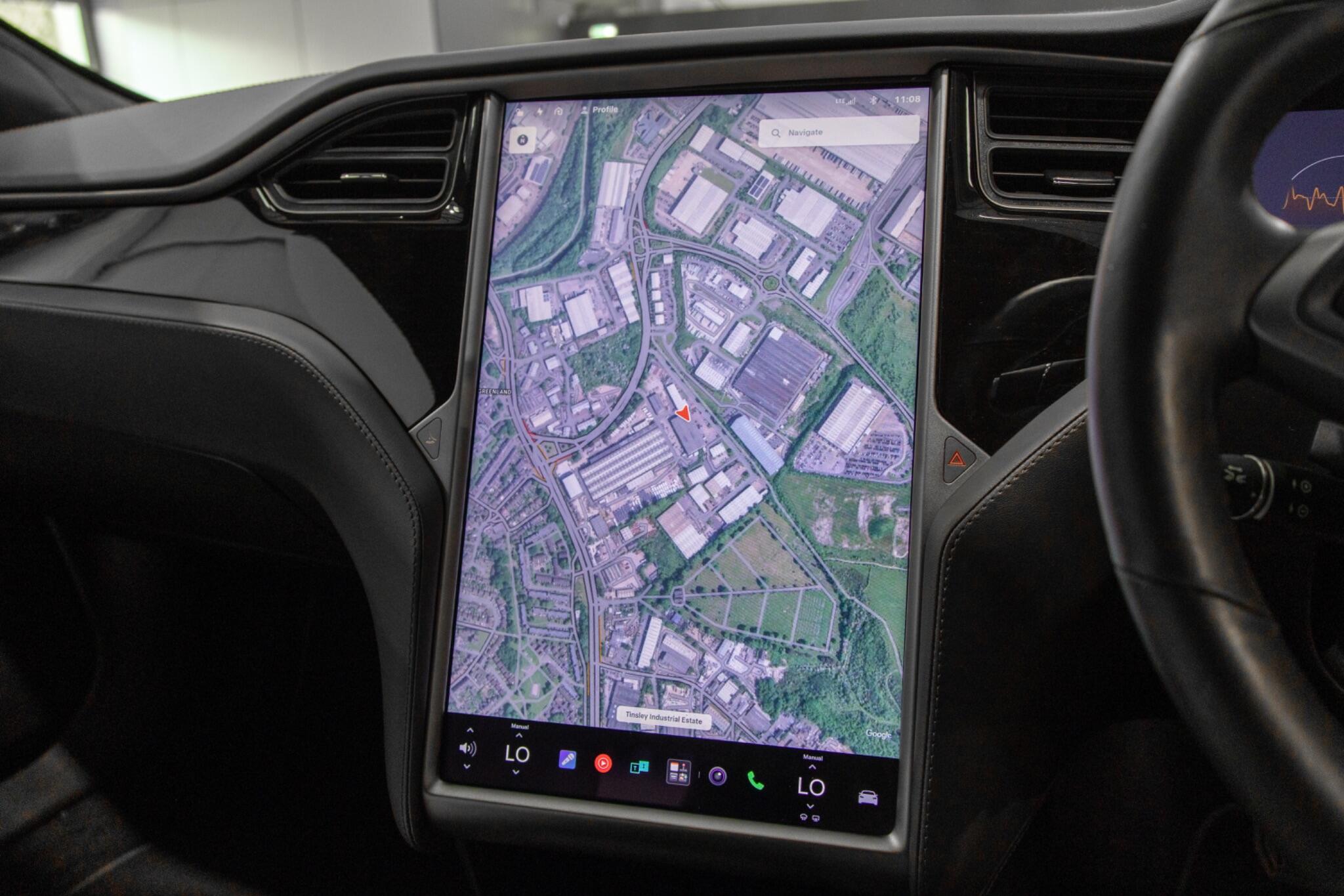 Tesla Model S view 16