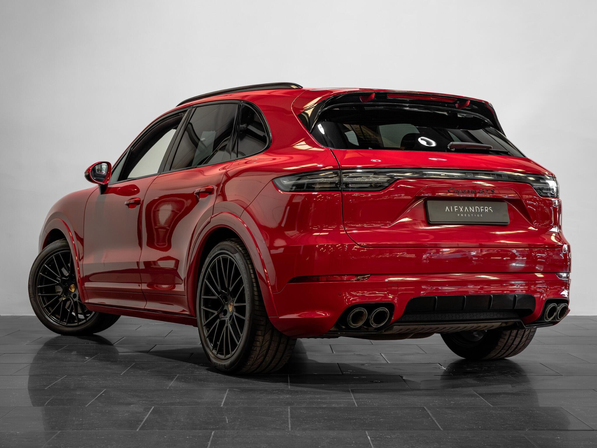 Porsche Cayenne view 8