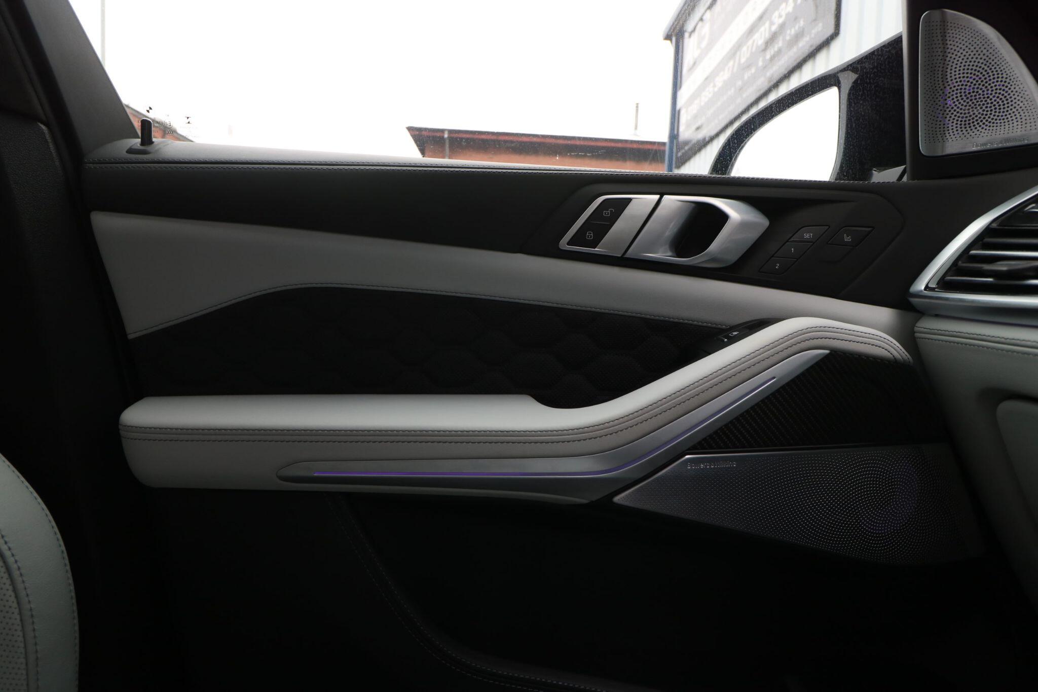 BMW X5 M view 19