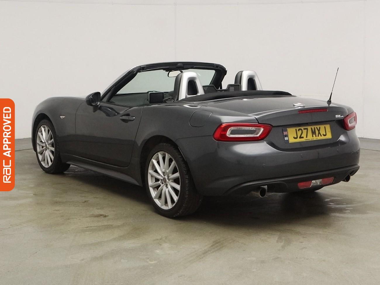 Fiat 124 Spider view 4
