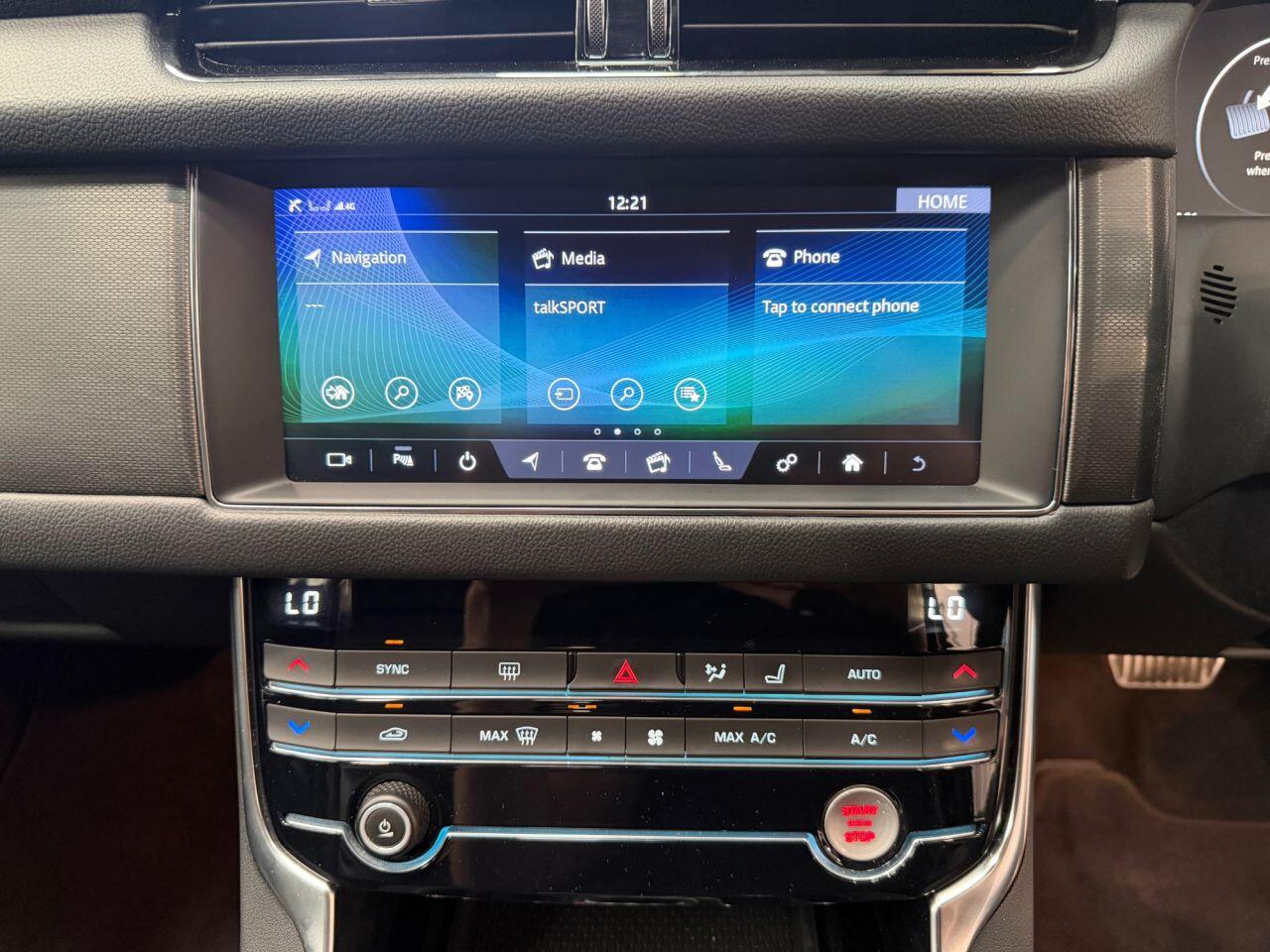 Jaguar XF view 20