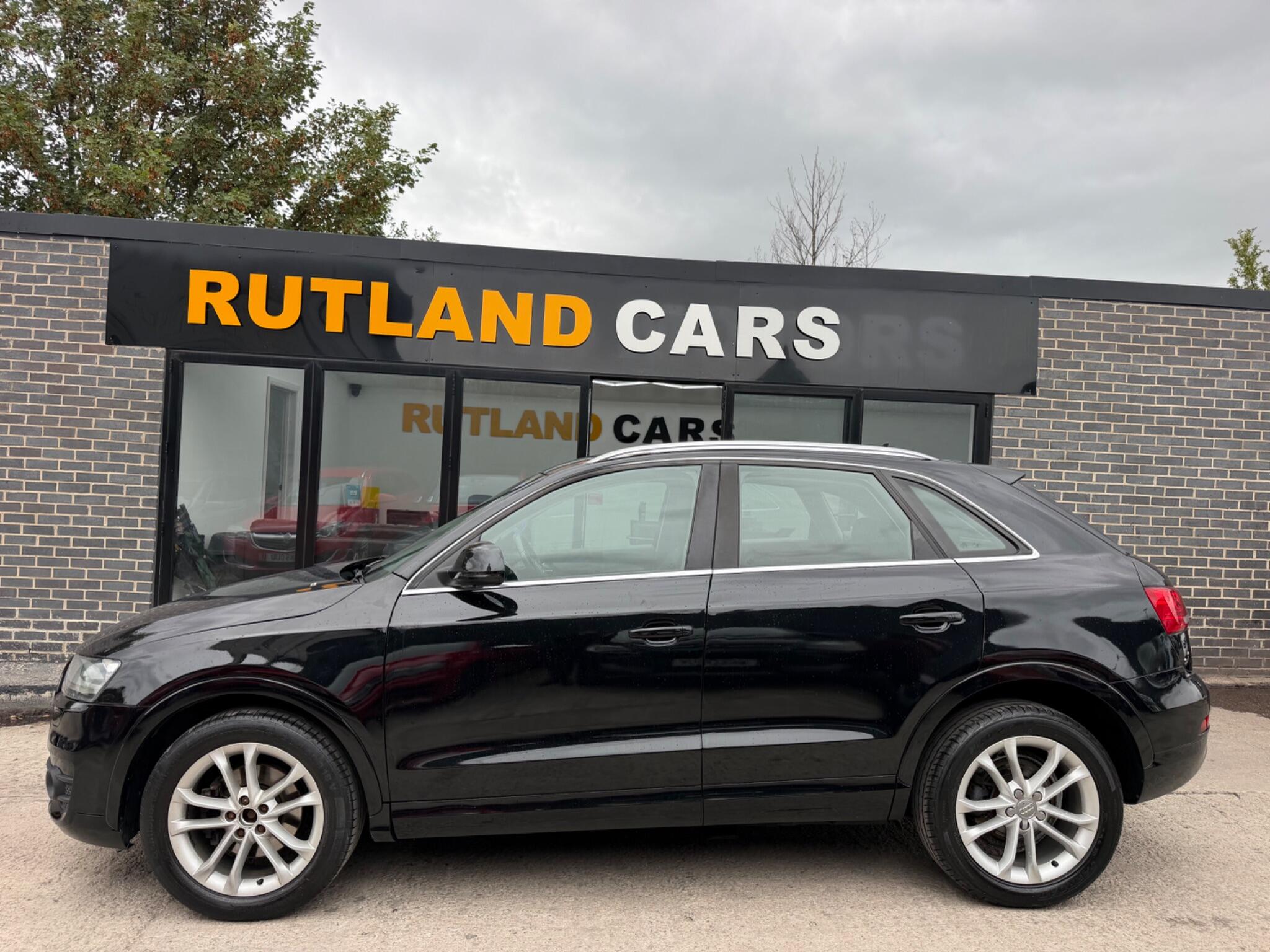 Audi Q3 view 7