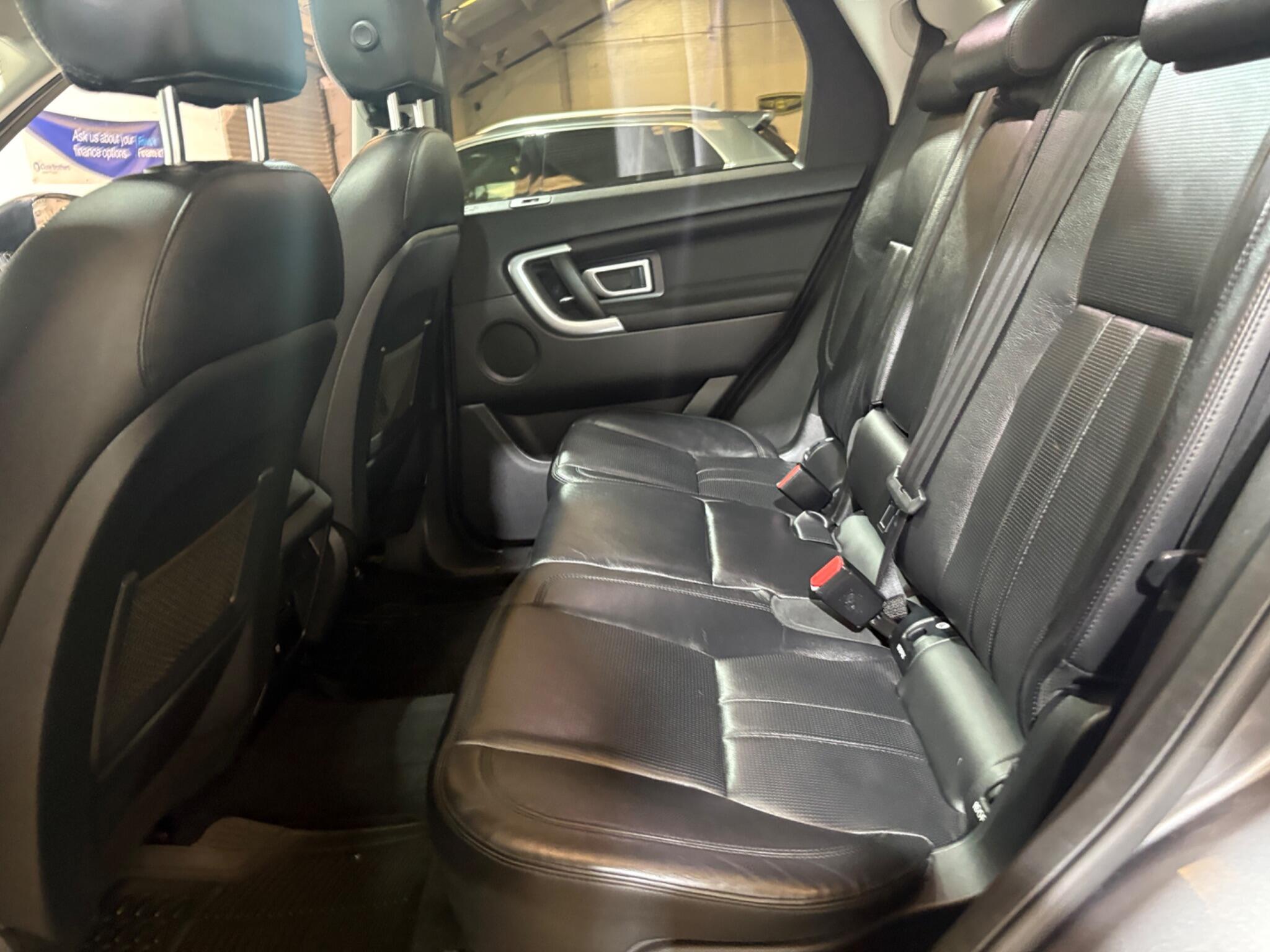 Land Rover Discovery Sport view 29