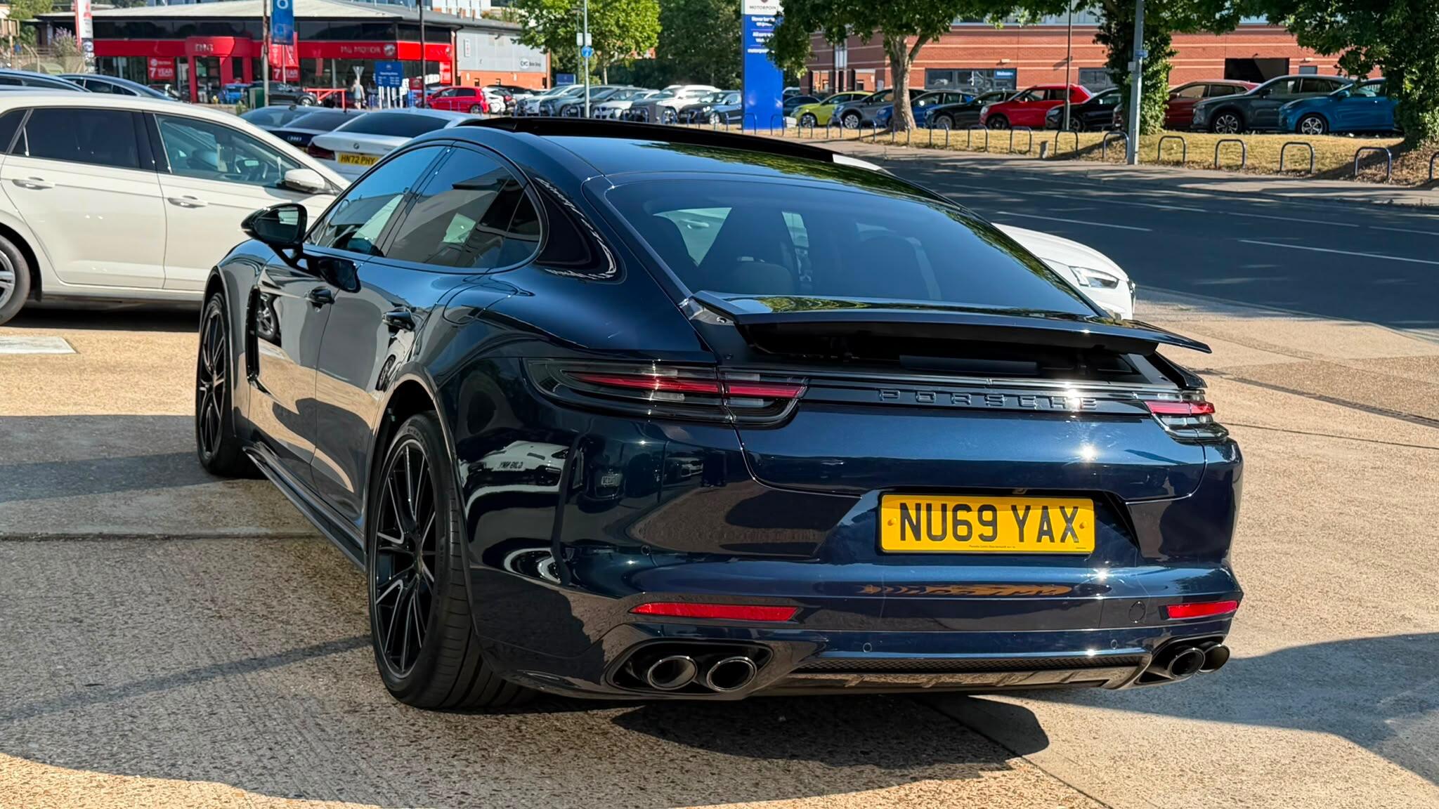 Porsche Panamera view 16