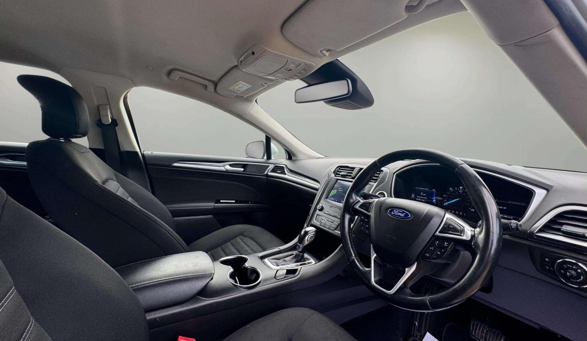 Ford Mondeo view 28