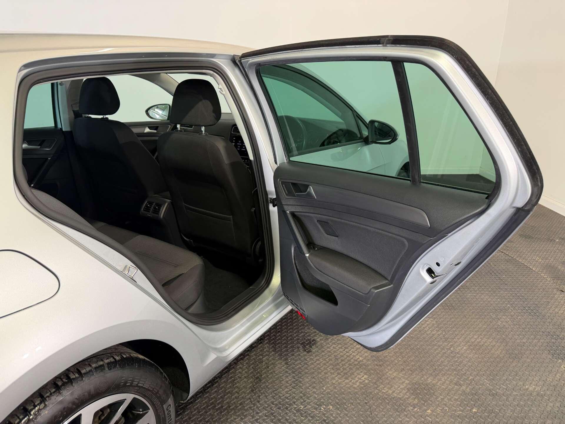 Volkswagen Golf view 46