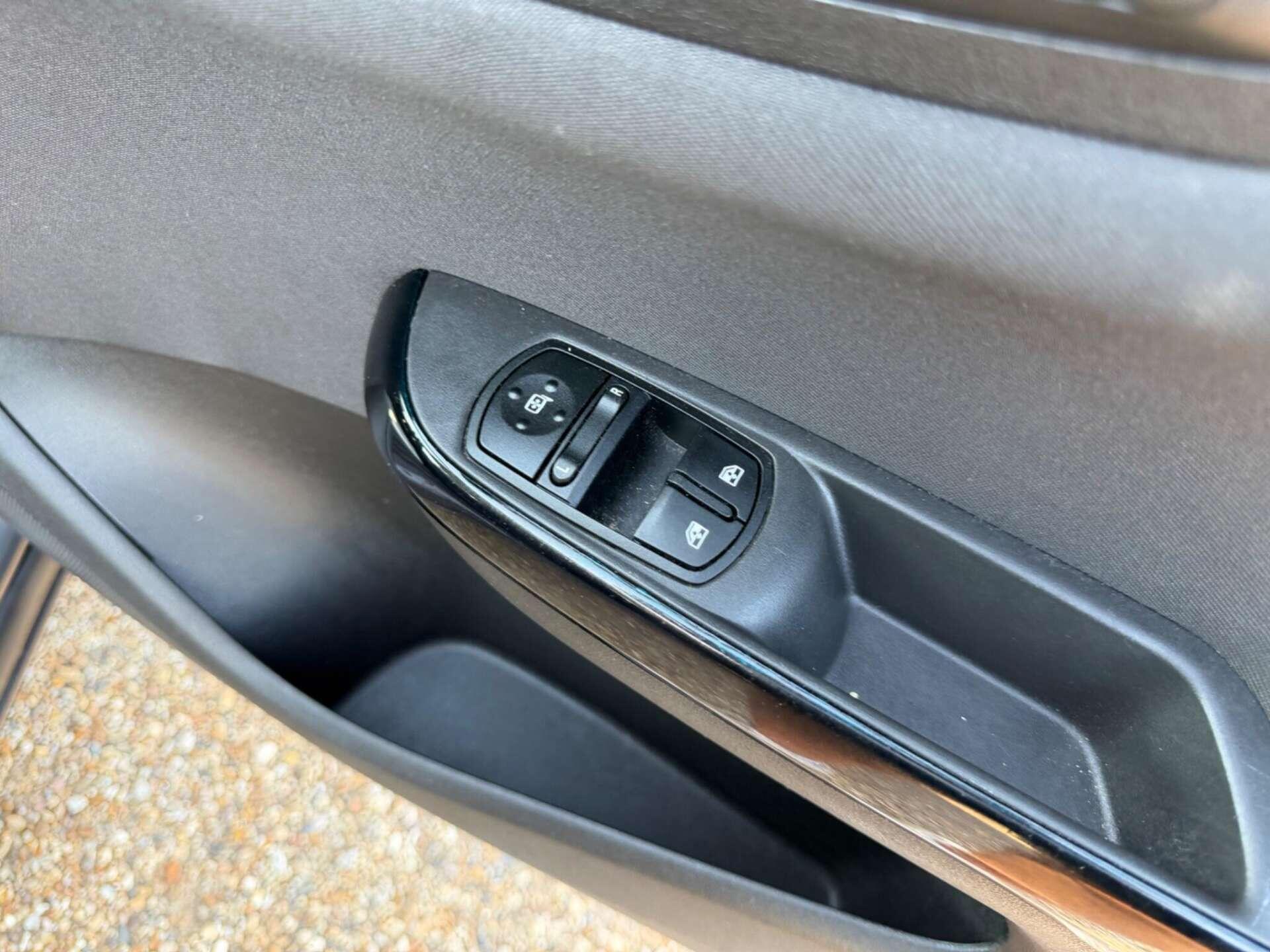 Vauxhall Corsa view 13