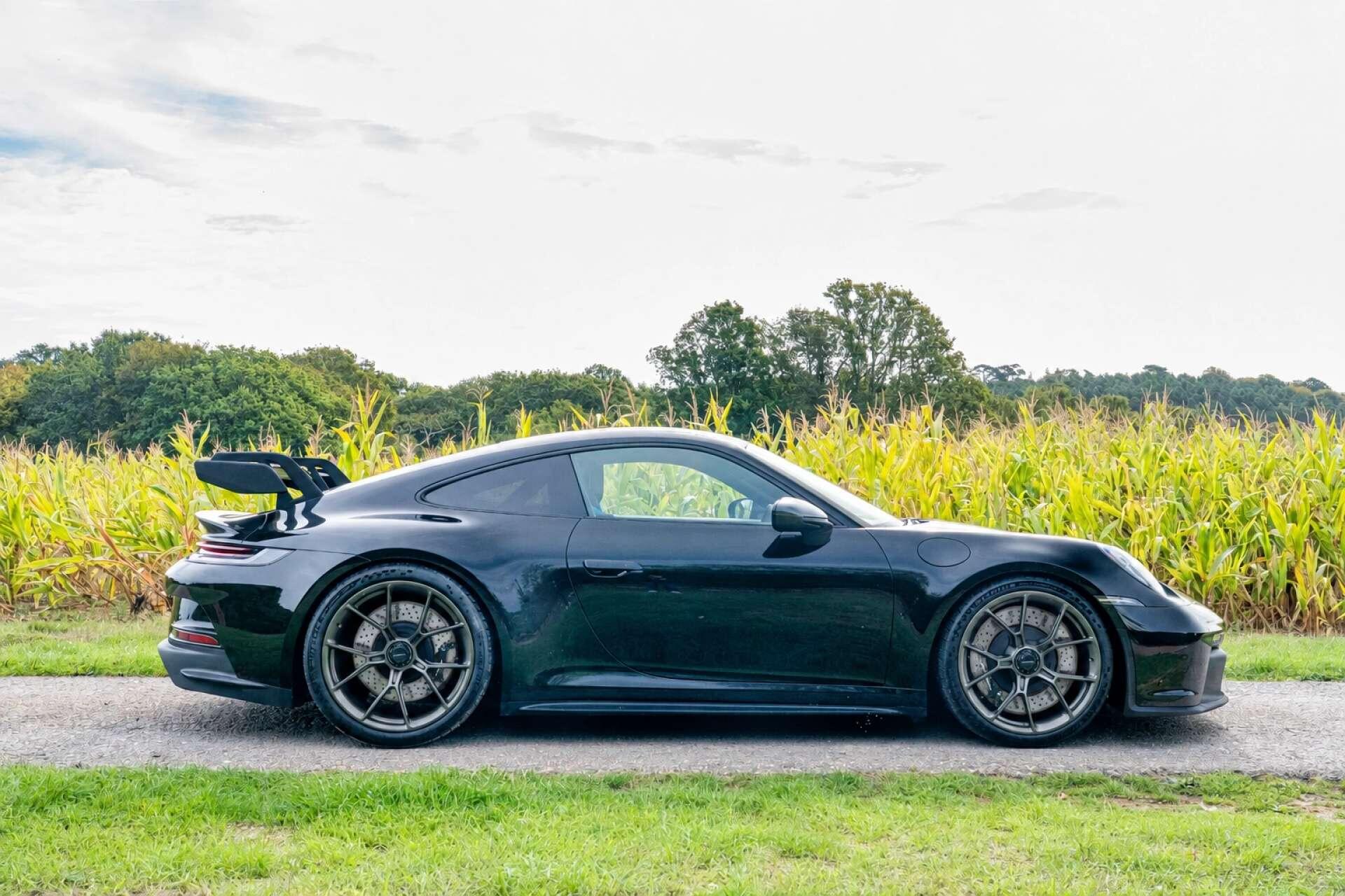 Porsche 911 view 4