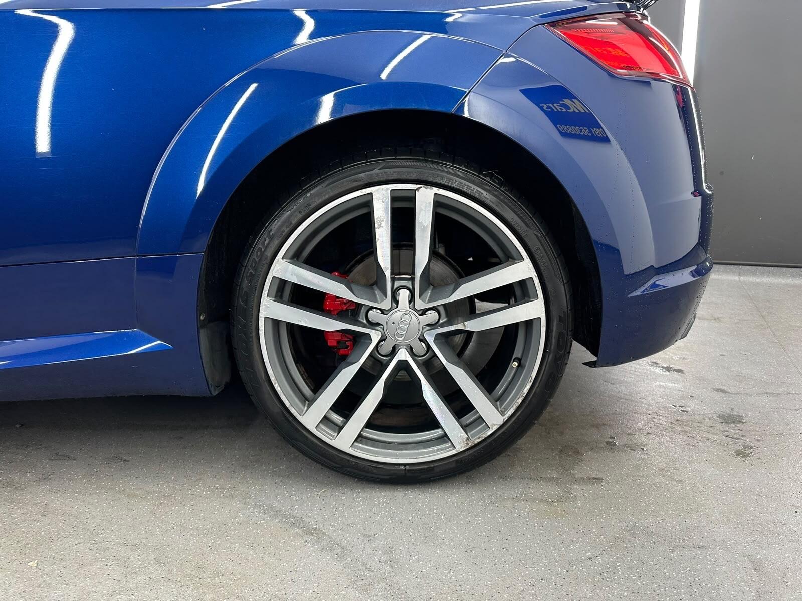 Audi TT view 21