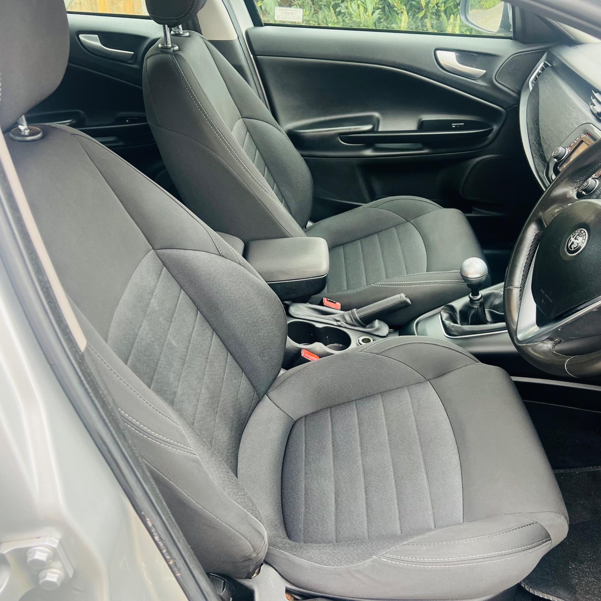 Alfa Romeo Giulietta view 3