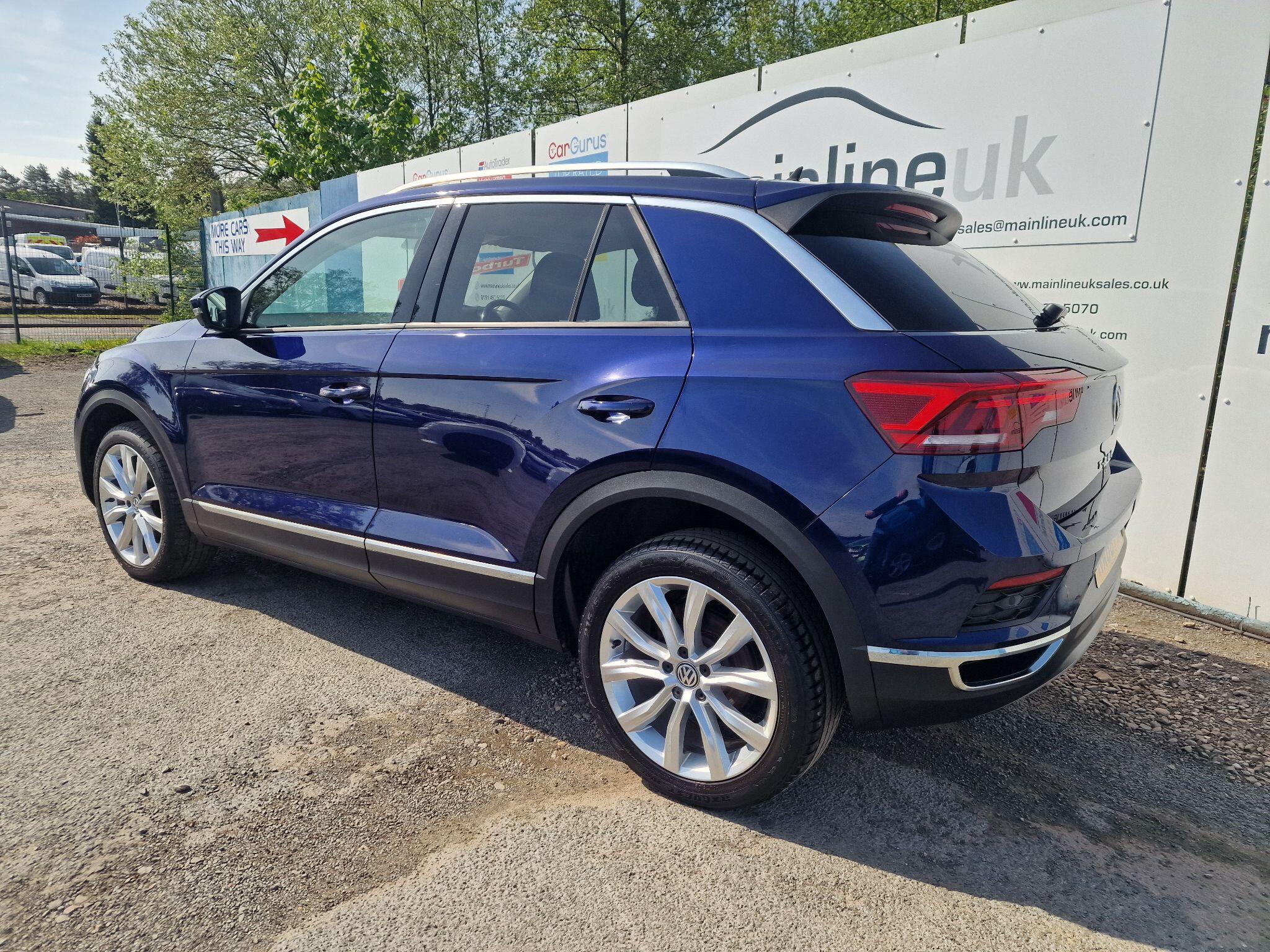 Volkswagen T-Roc view 23