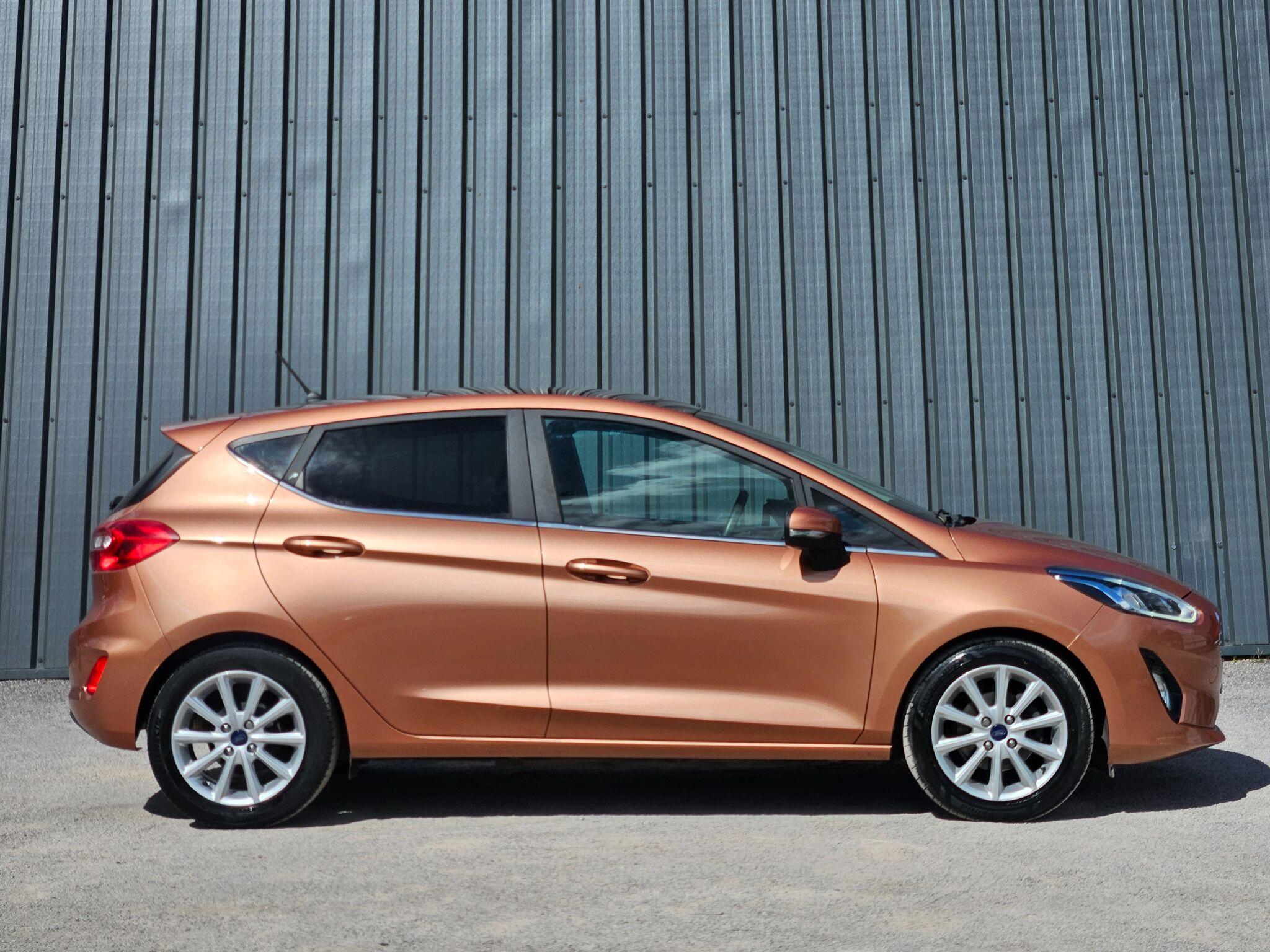 2017 Ford Fiesta image 6