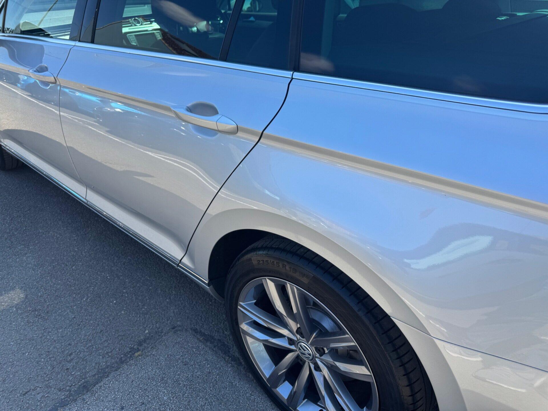 Volkswagen Passat view 12