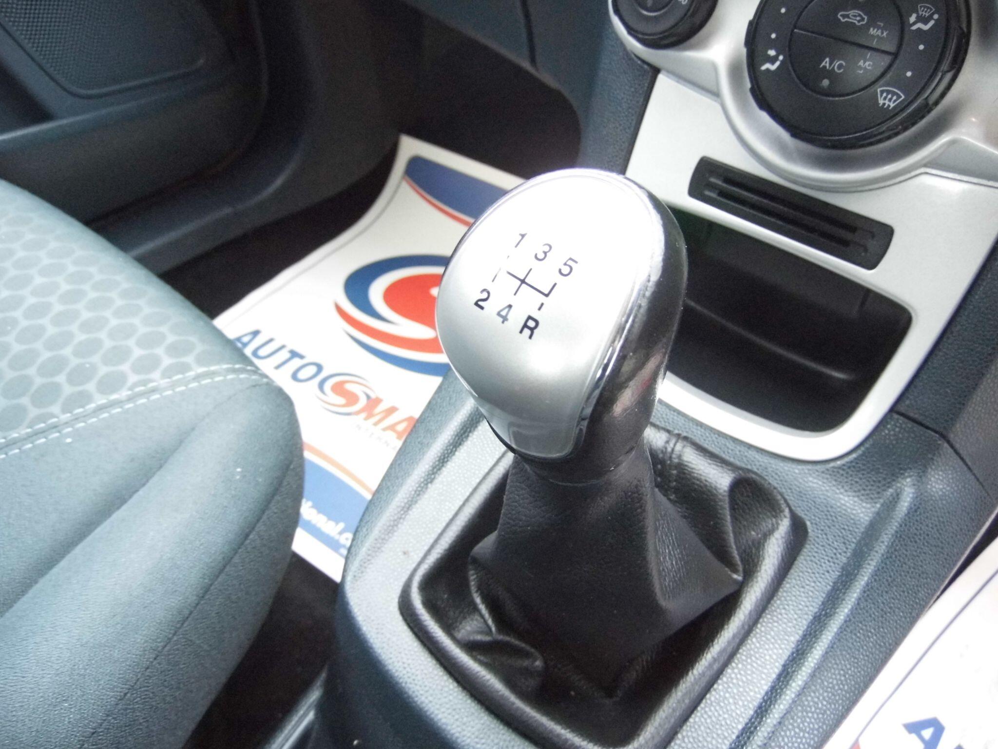 Ford Fiesta view 32