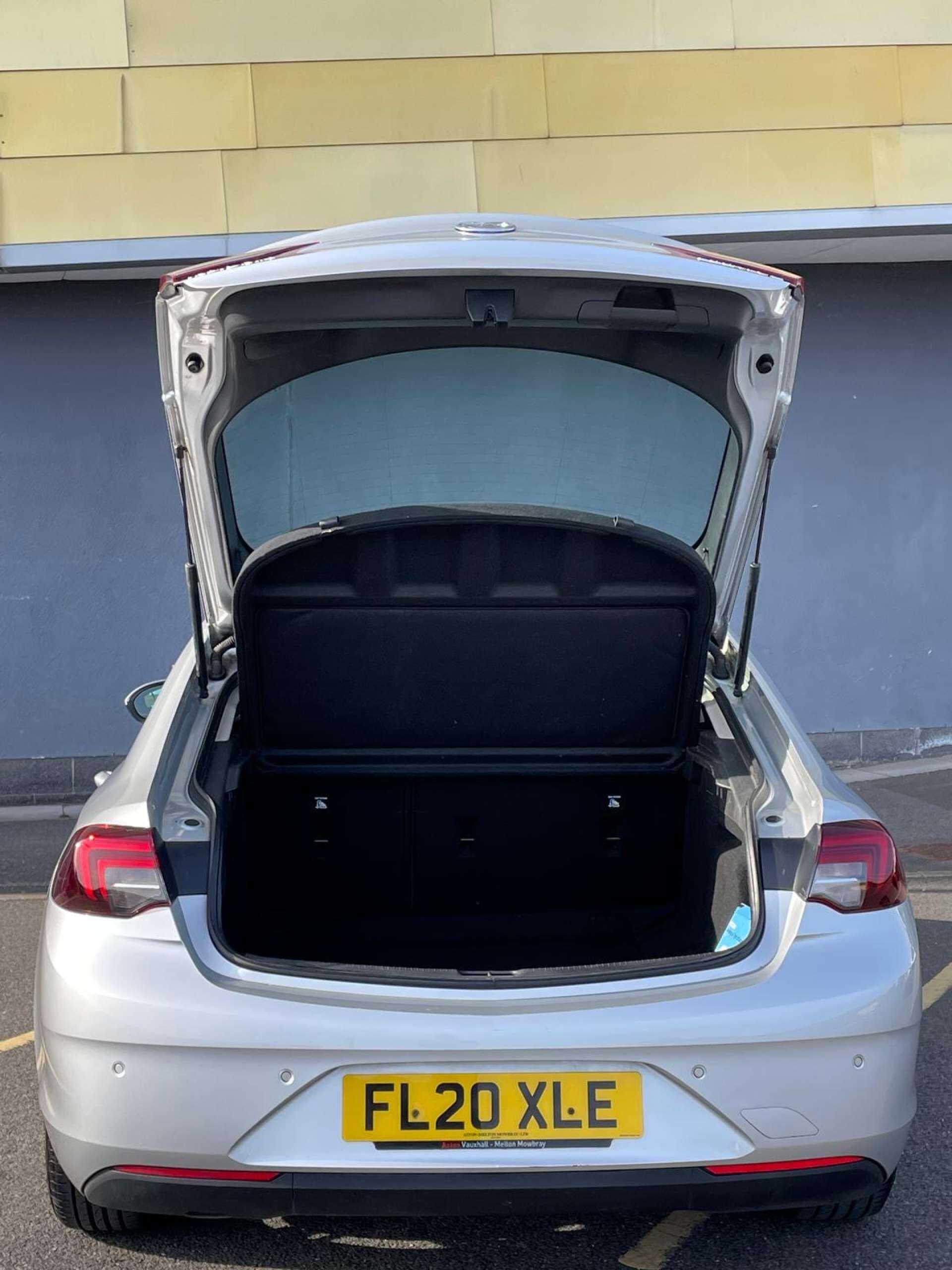 Vauxhall Insignia view 35