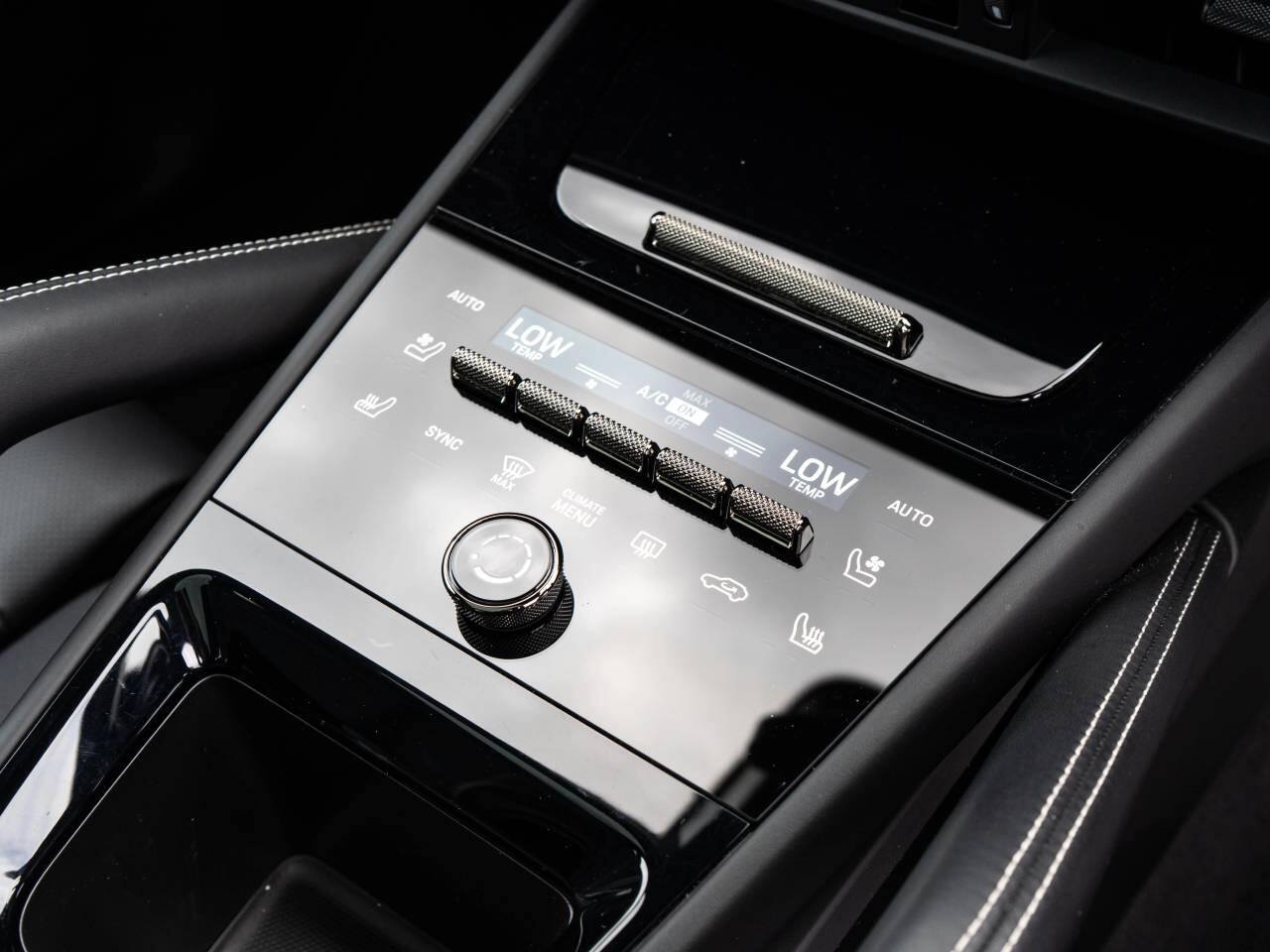 Porsche Cayenne view 29