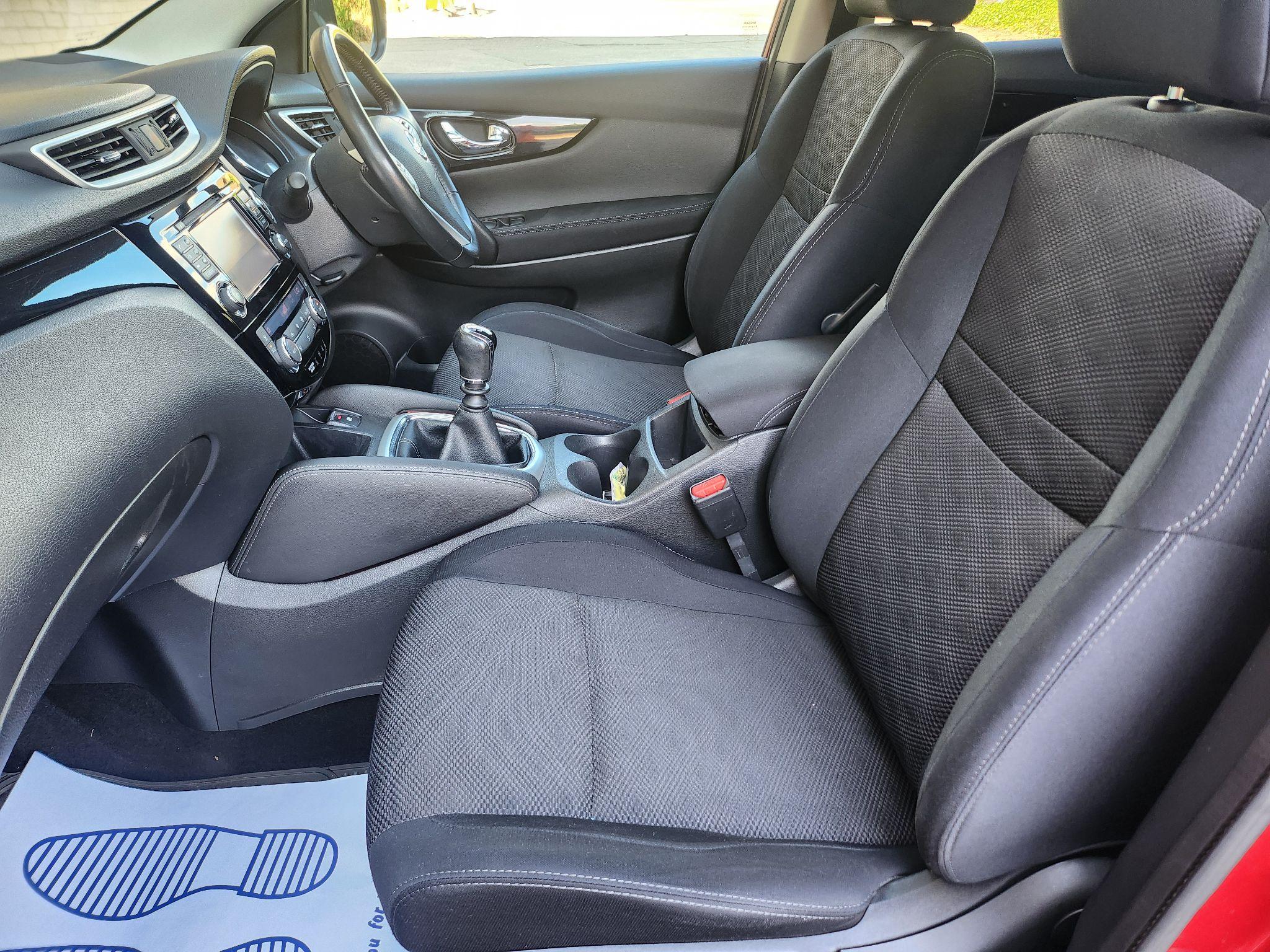 2015 Nissan Qashqai image 9