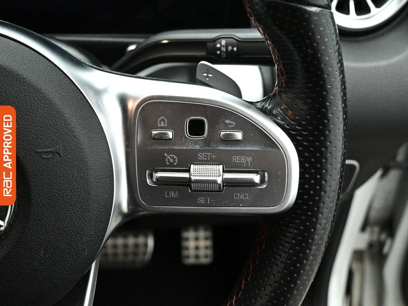 Mercedes-Benz GLB view 22