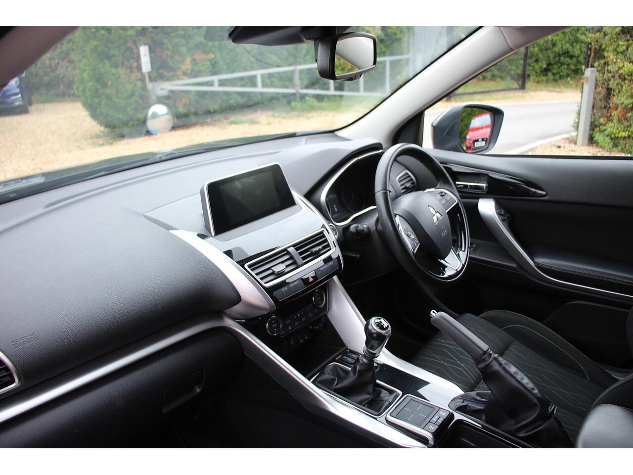 Mitsubishi Eclipse Cross view 14