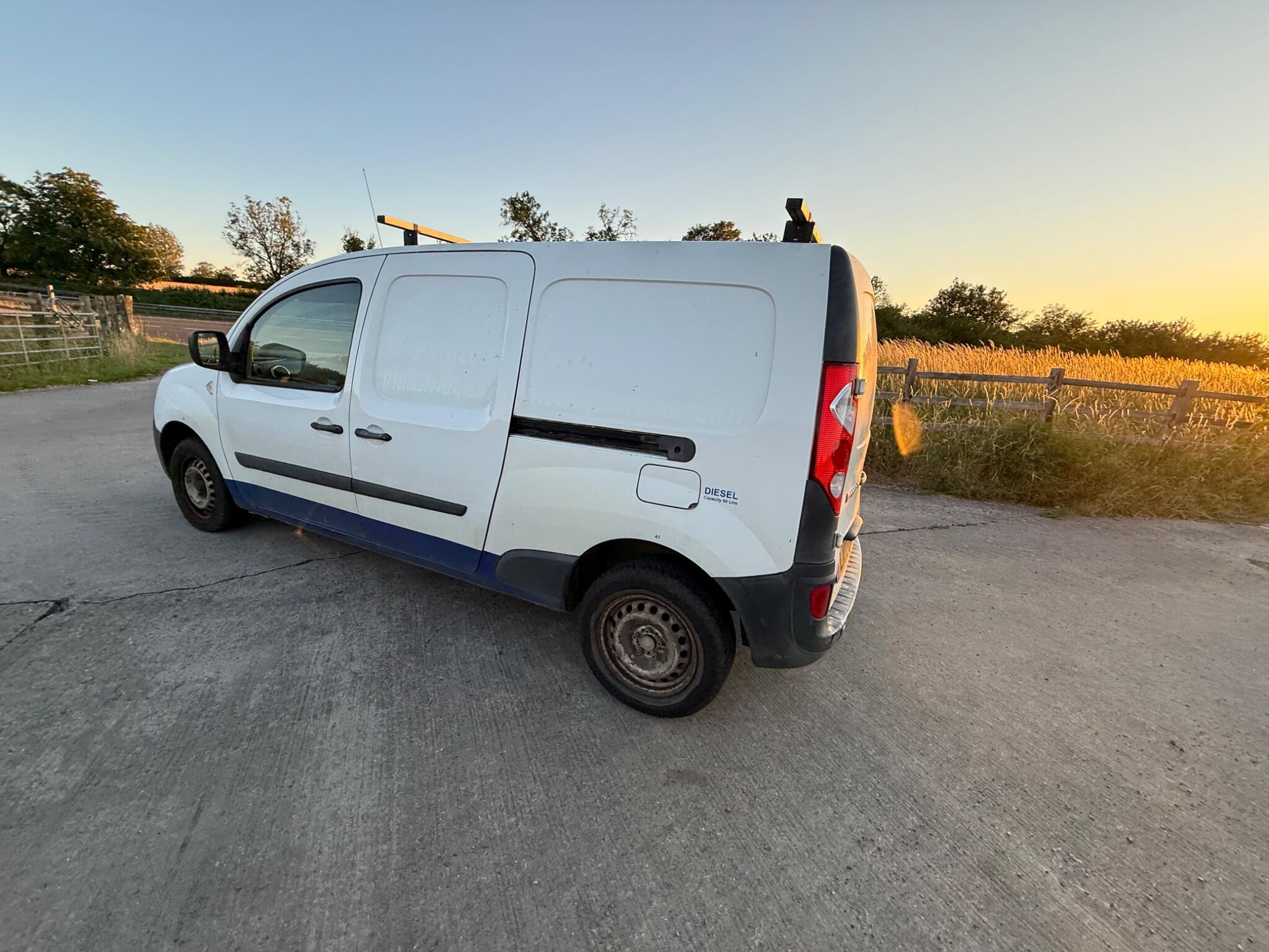 Renault Kangoo Maxi 1.5 LL21 dCi FWD L3 H1 4dr — photo 25 of 68