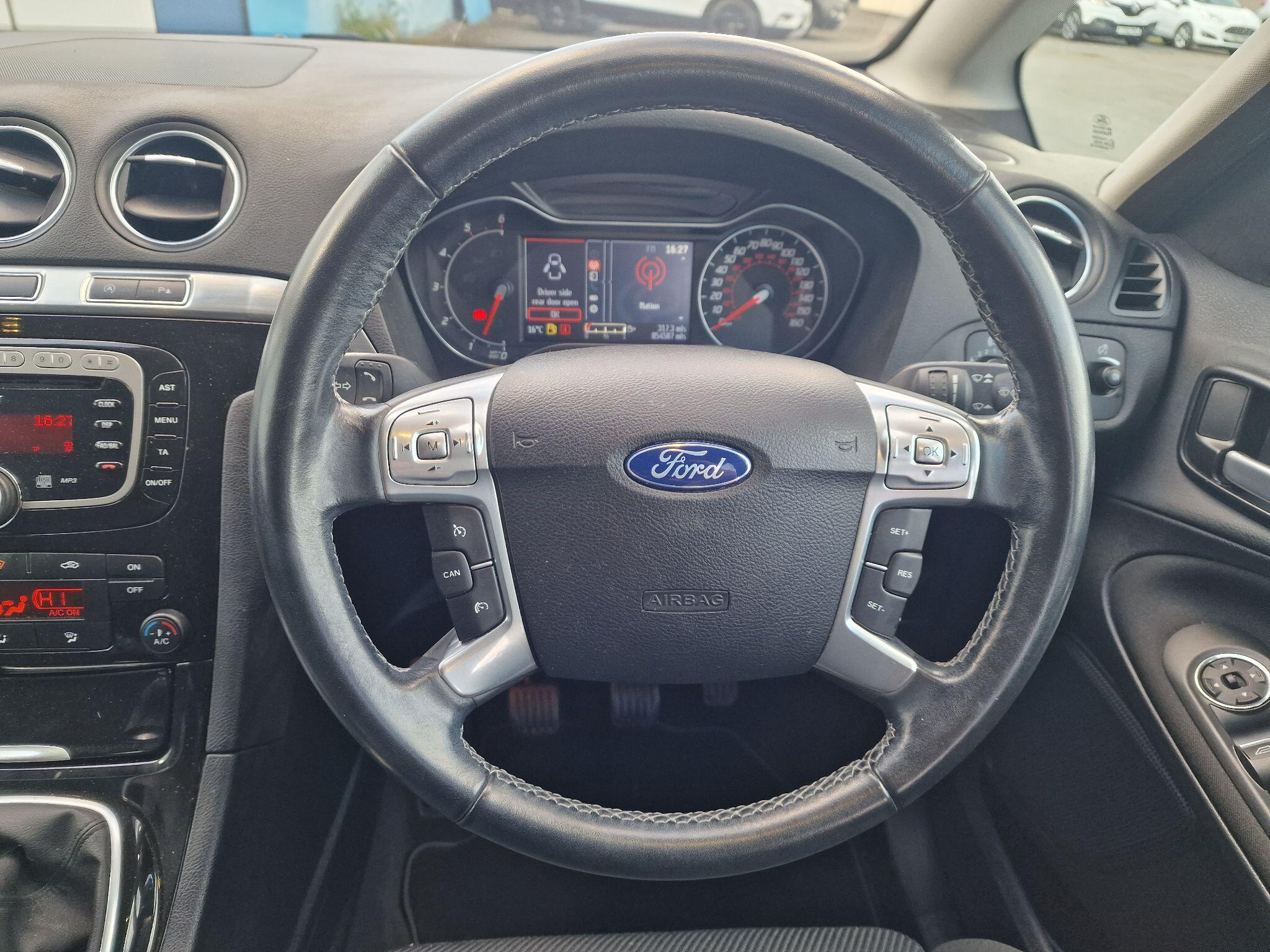 Ford S-Max view 50