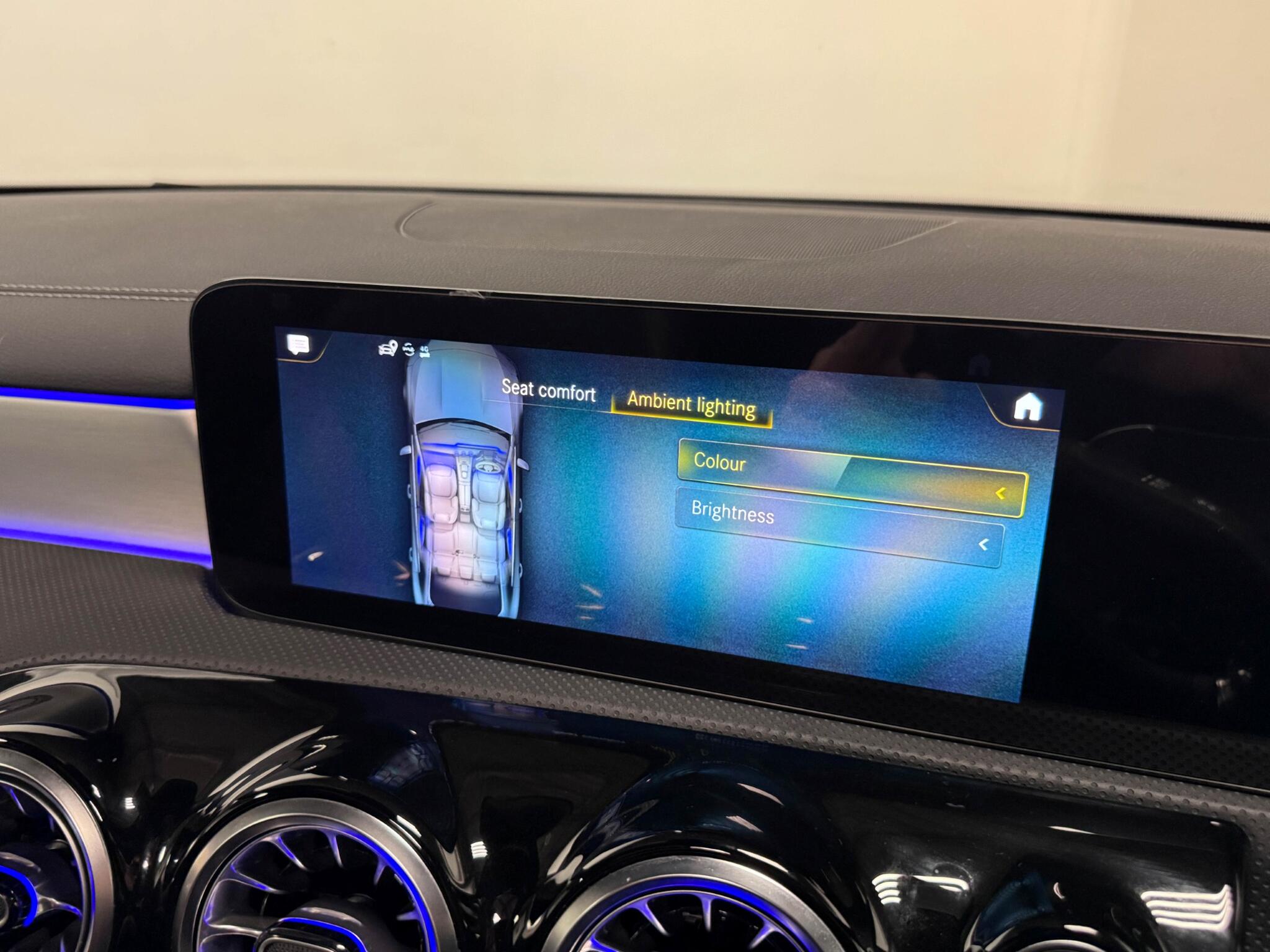 Mercedes-Benz Cla view 43